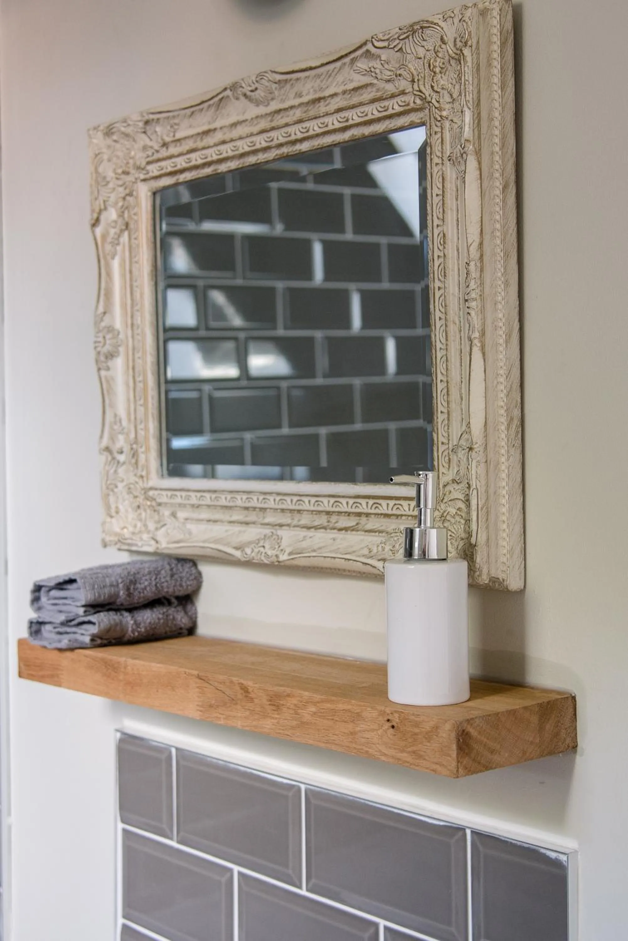 Bathroom in The Golden Key