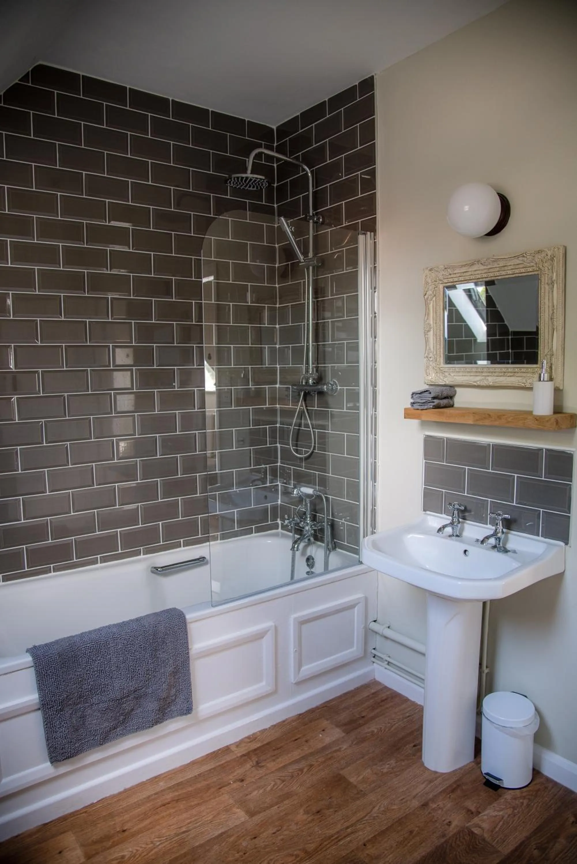 Bathroom in The Golden Key