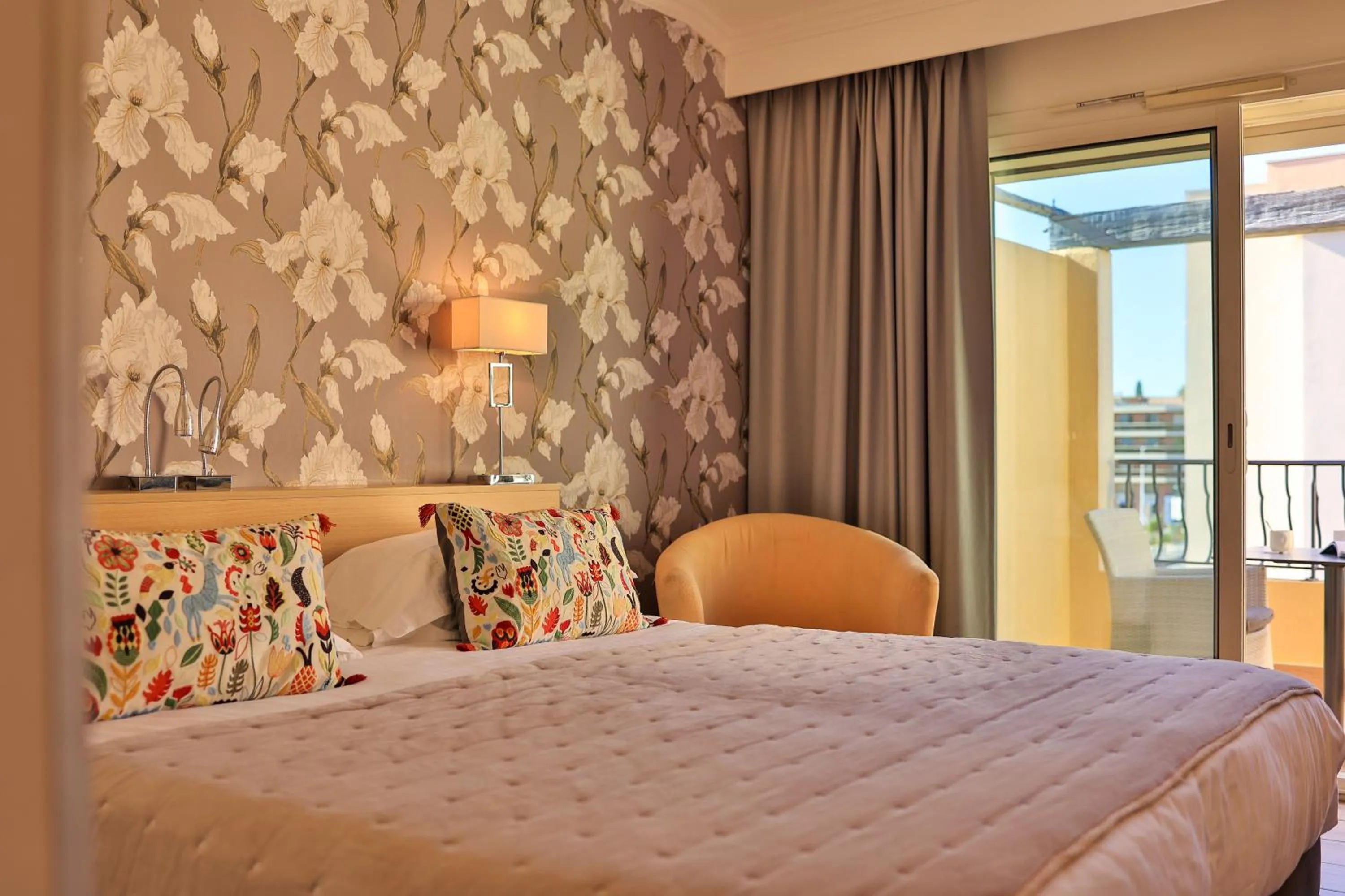 View (from property/room), Bed in Le Petit Prince