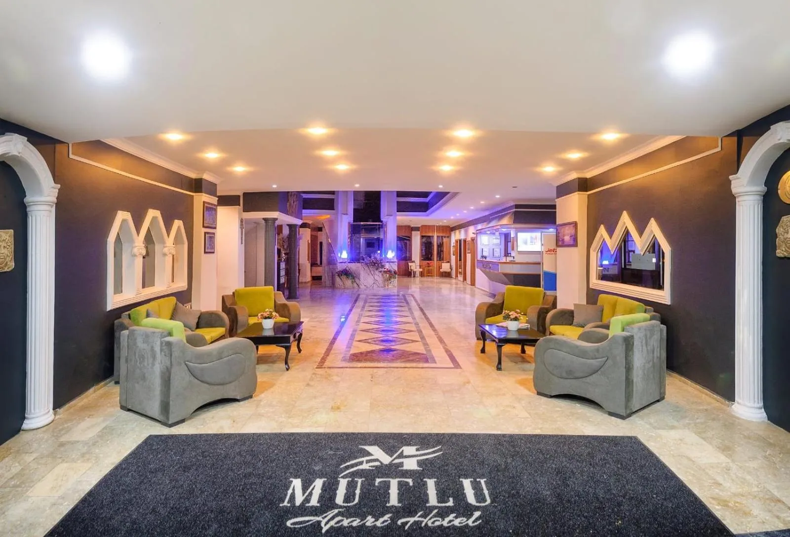 Facade/entrance in Mutlu Hotel
