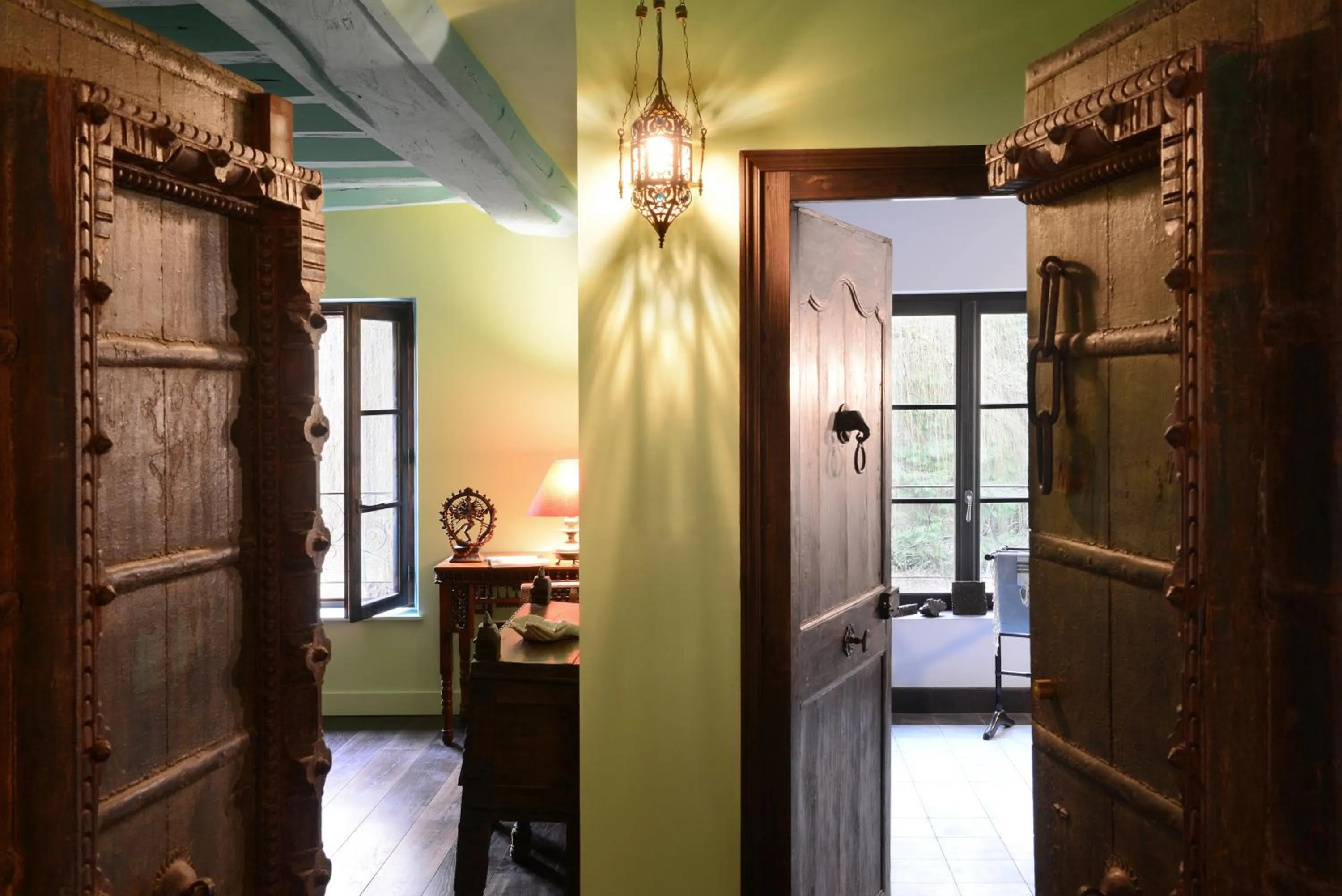 Decorative detail, Bed in Art House Domaine de l'Ocrerie