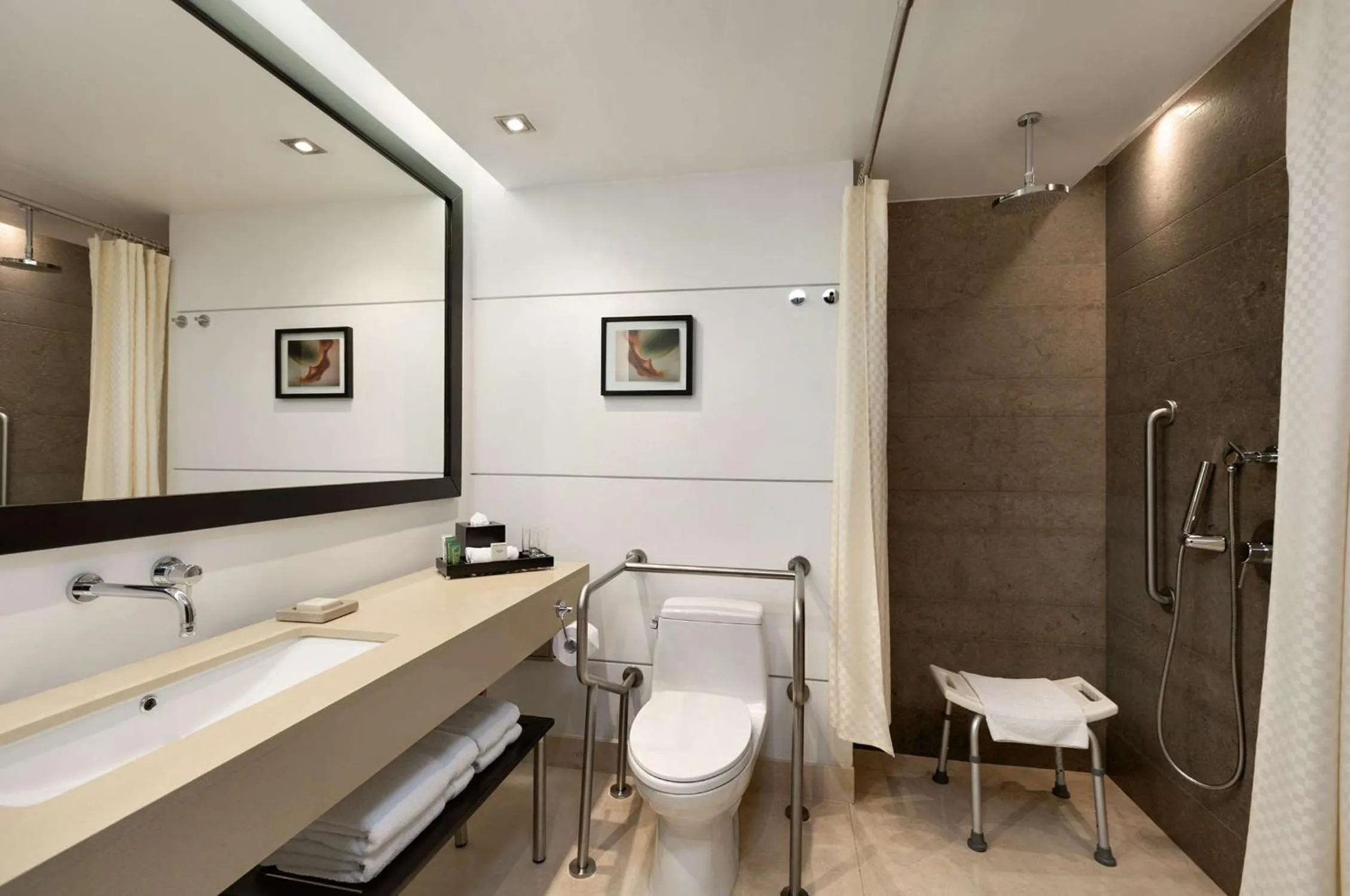 Bathroom in Hilton Bogotá