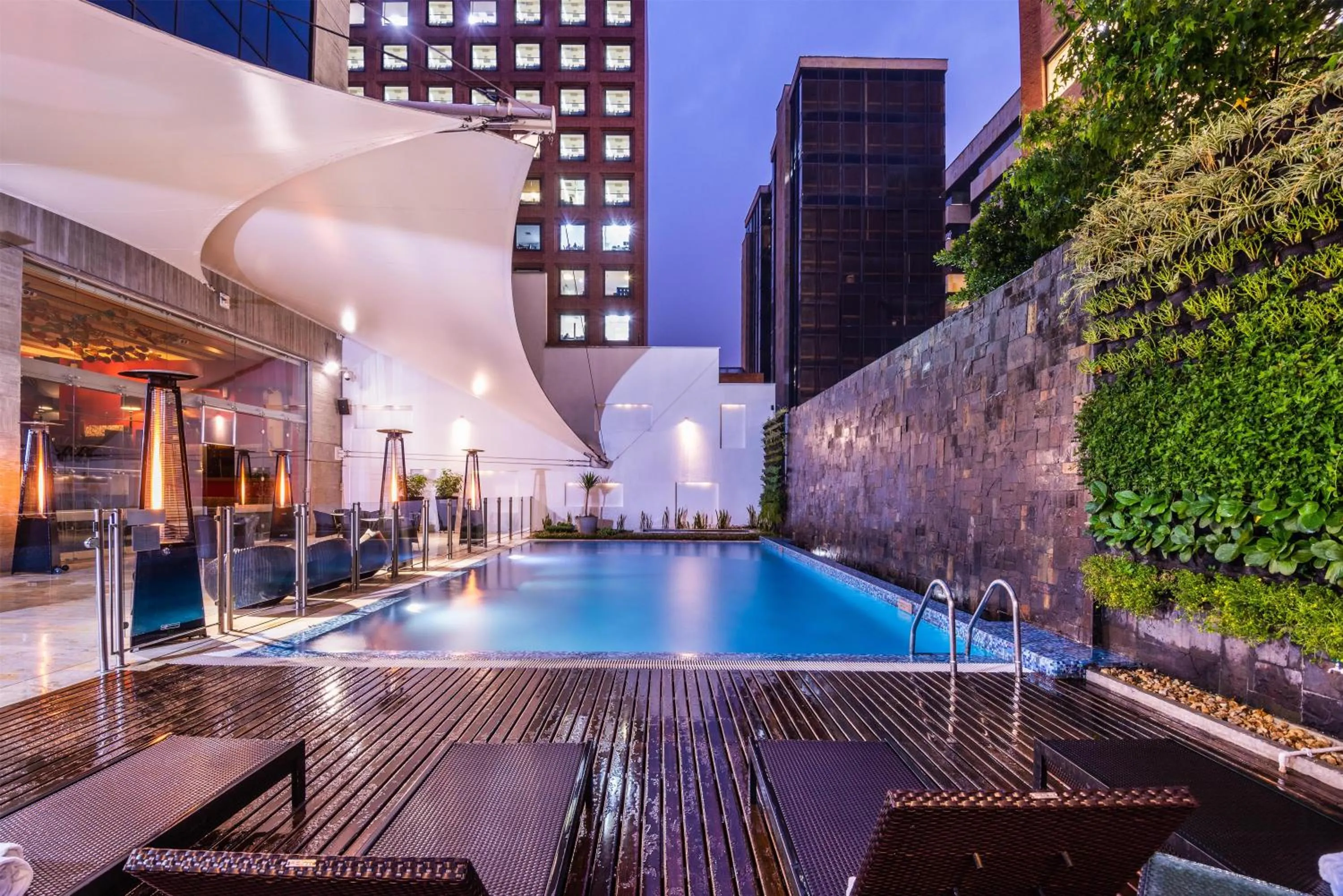 Pool view in Hilton Bogotá