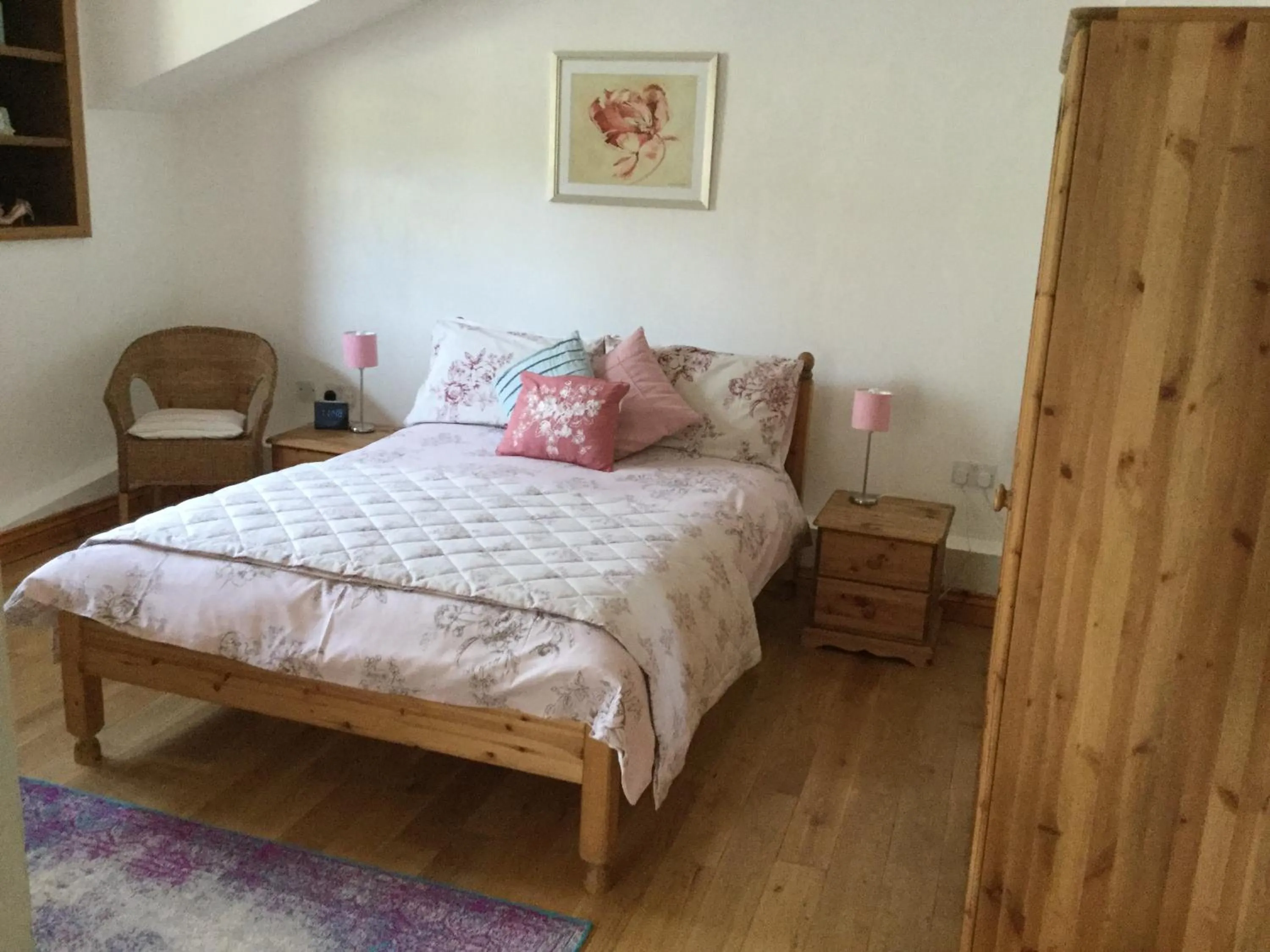 Bedroom, Bed in Coombe House B&B