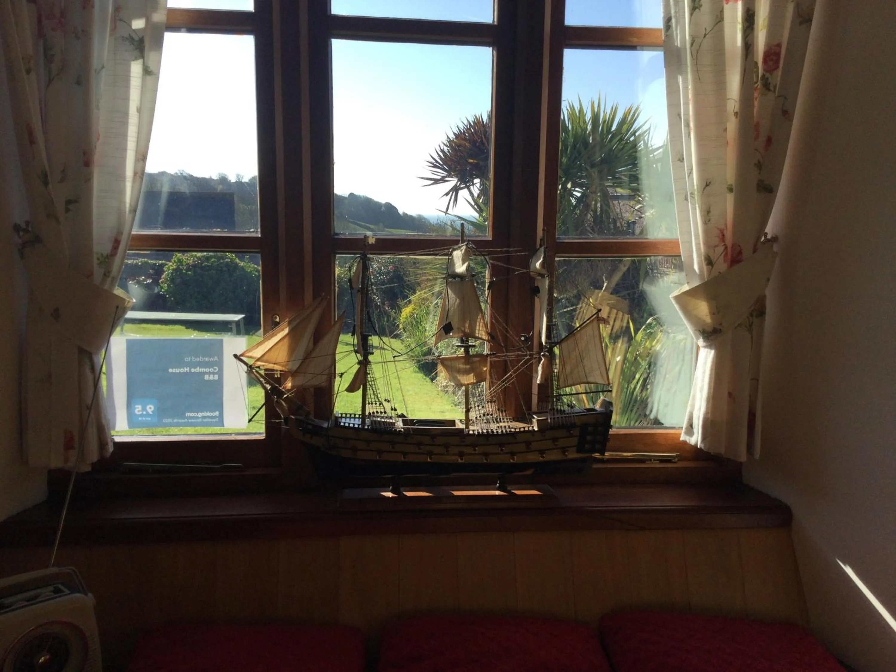 Breakfast in Coombe House B&B