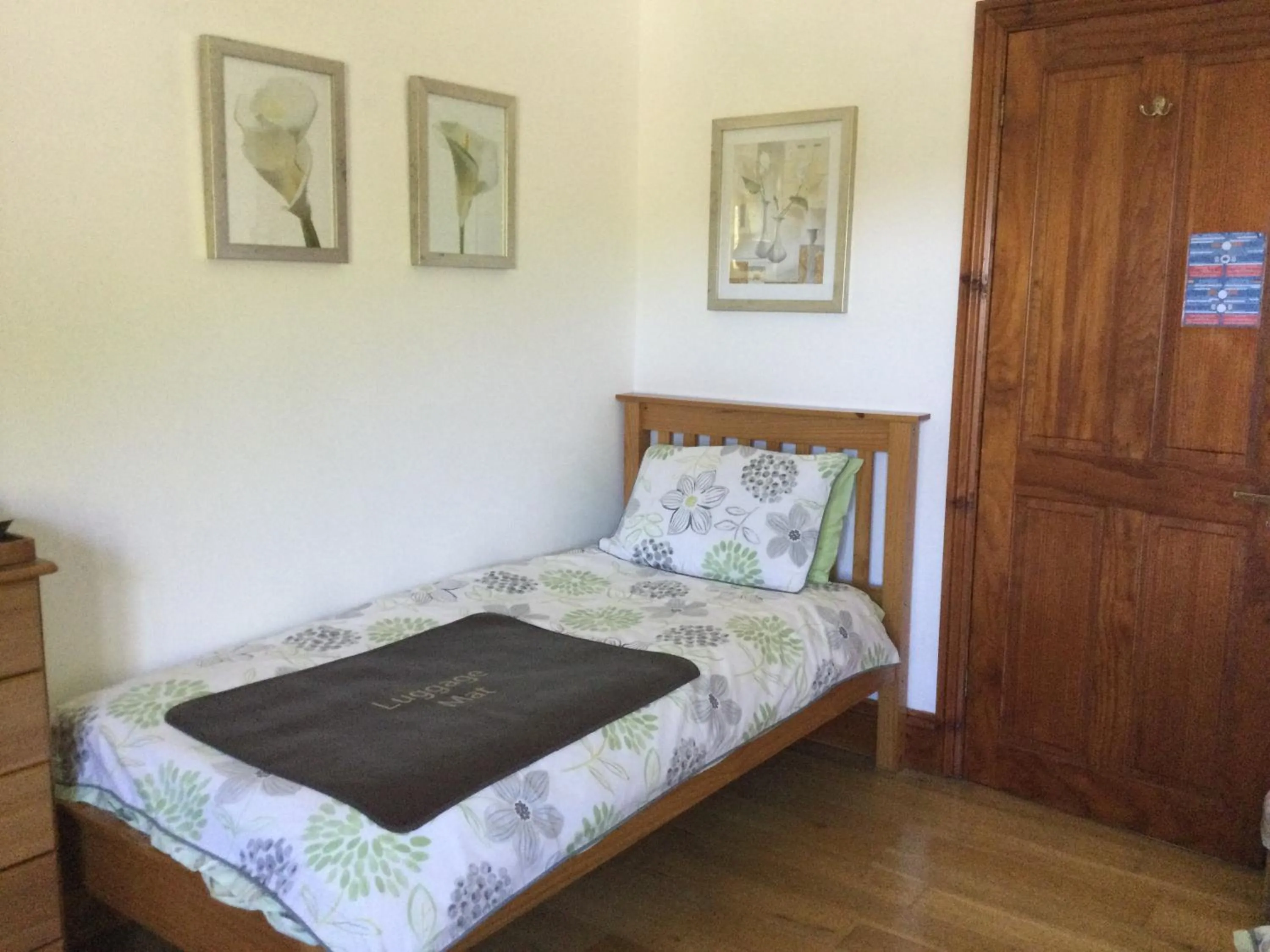 Bedroom, Bed in Coombe House B&B