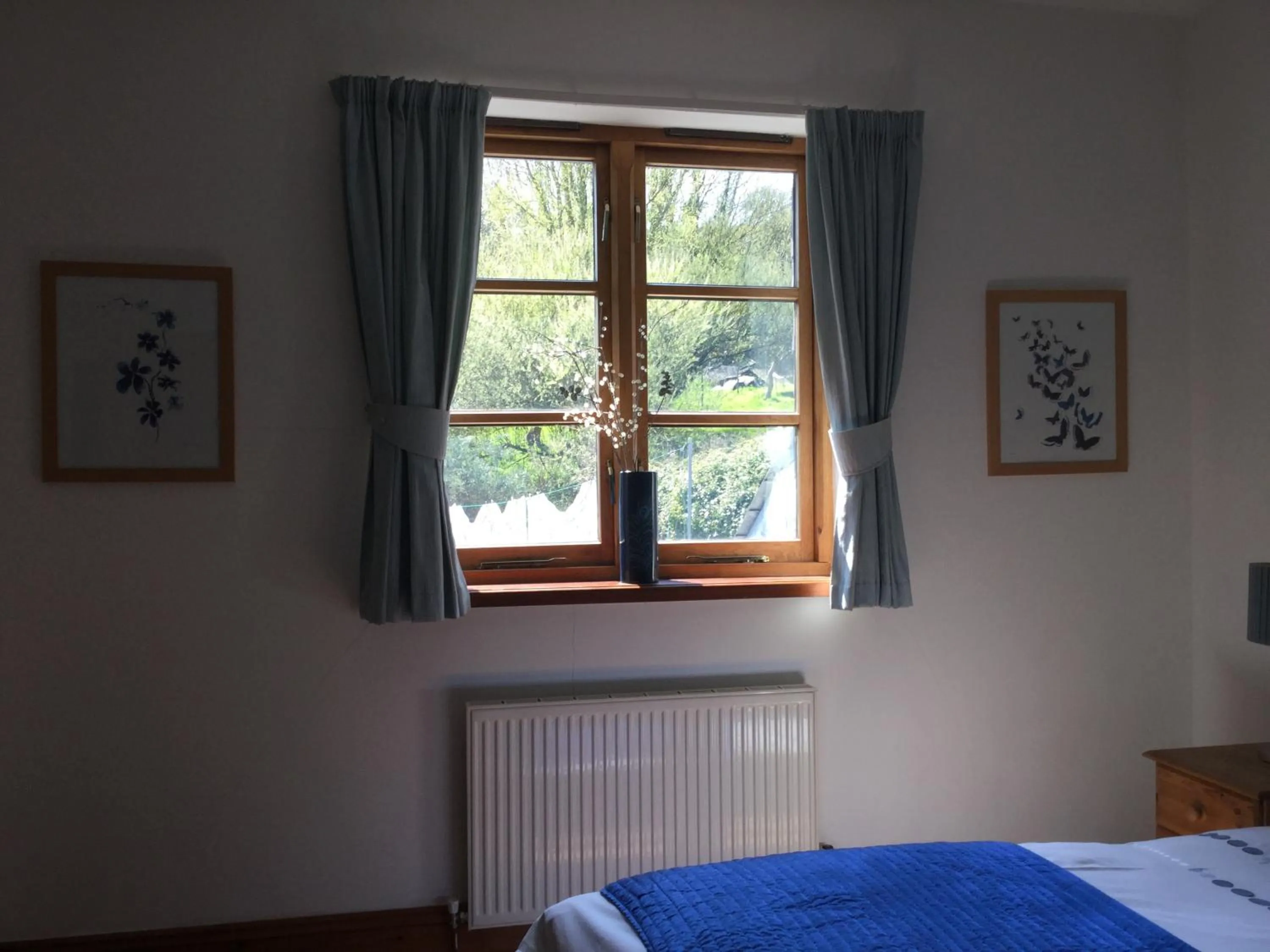 Bedroom, Bed in Coombe House B&B