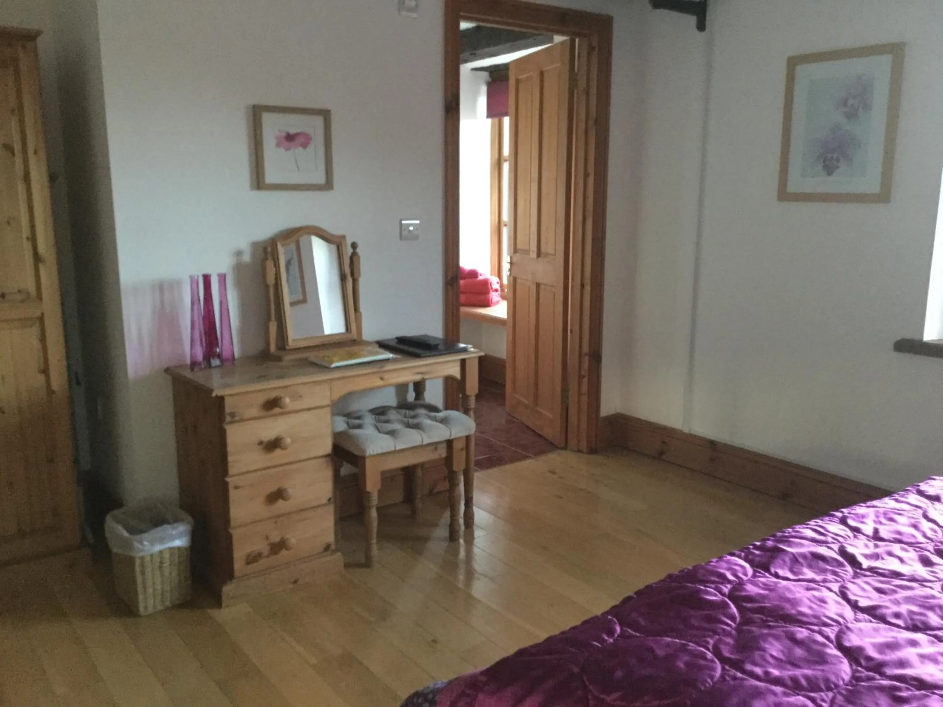 Bedroom, Bed in Coombe House B&B