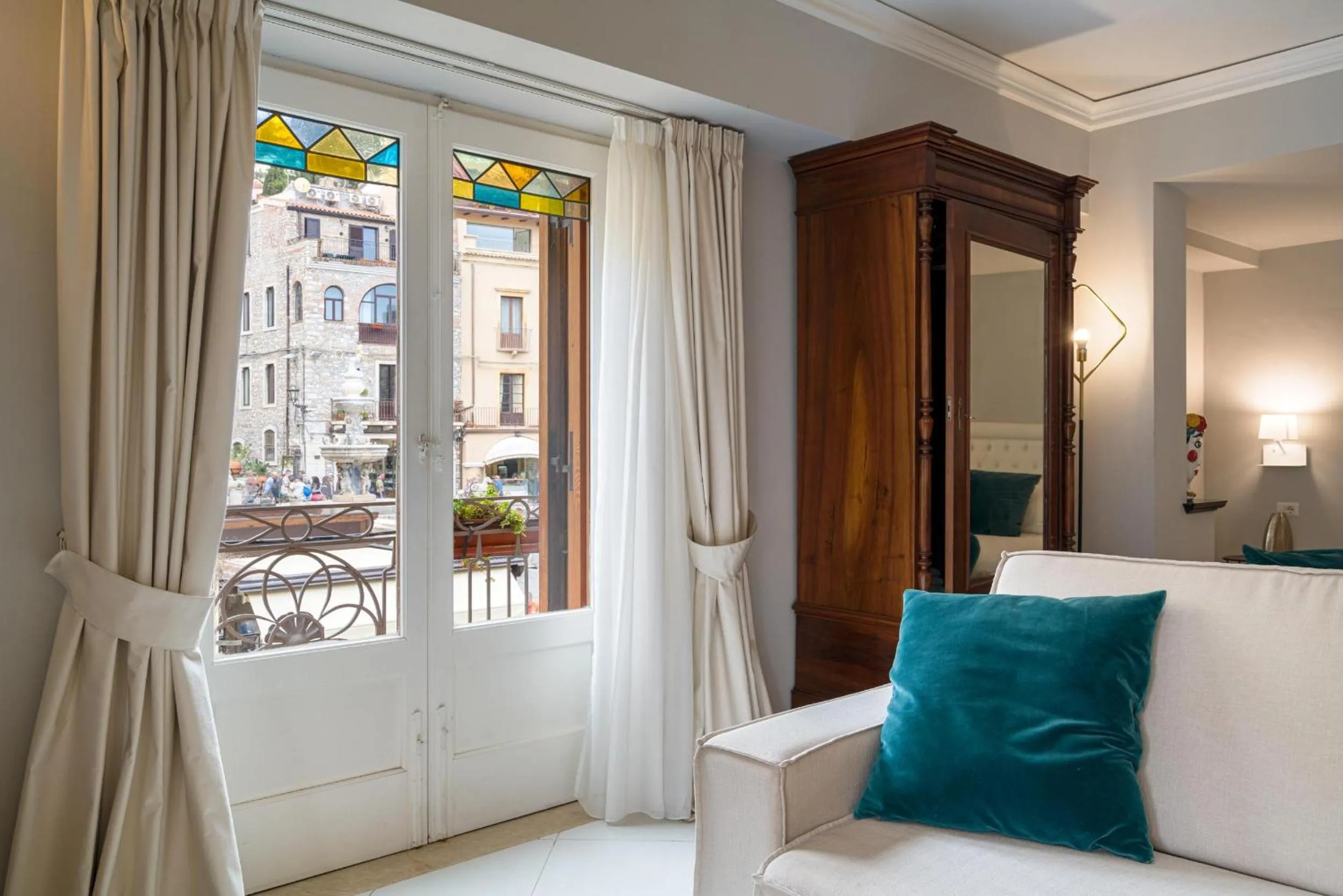 View (from property/room), Bed in Al Duomo Rooms & Flats