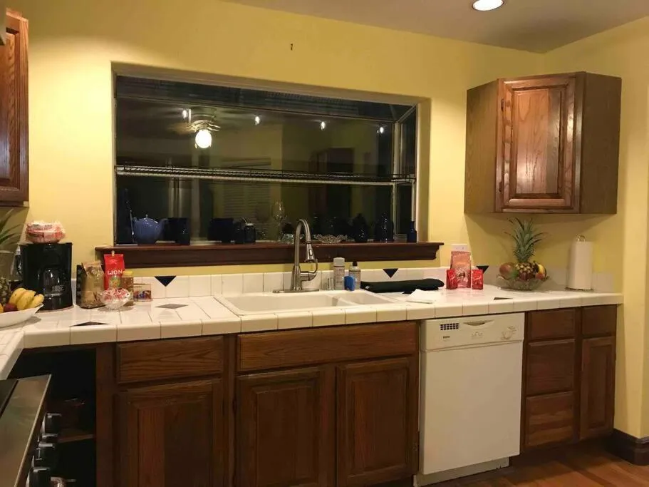 Hawaii Tropical Volcano mansion + Sauna