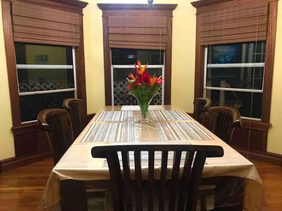 Hawaii Tropical Volcano mansion + Sauna