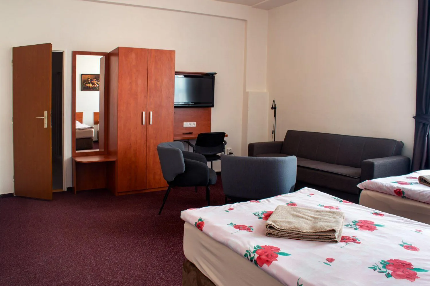 Photo of the whole room, Bed in Hotel Alfa