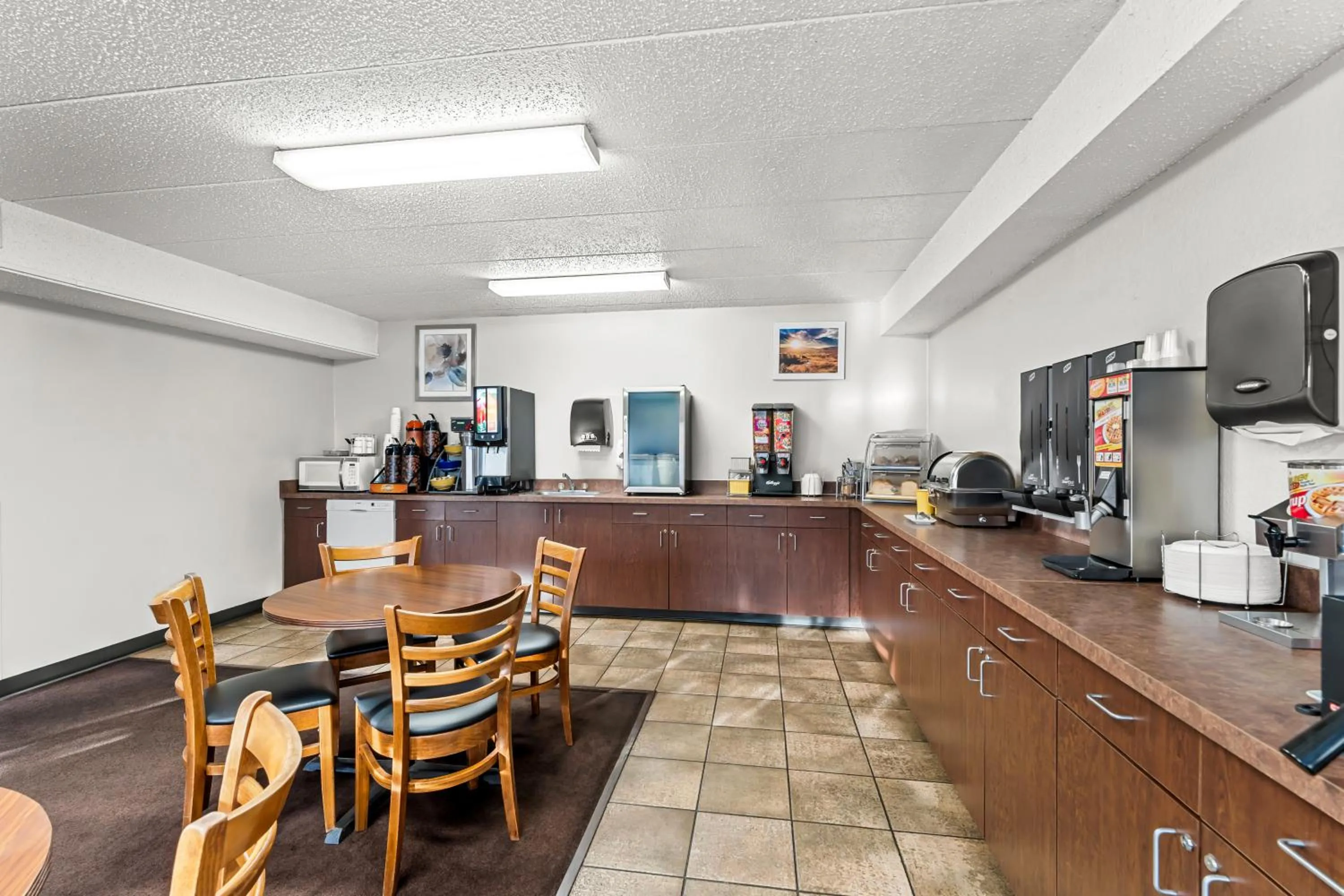 Breakfast in Days Inn by Wyndham Sioux Falls