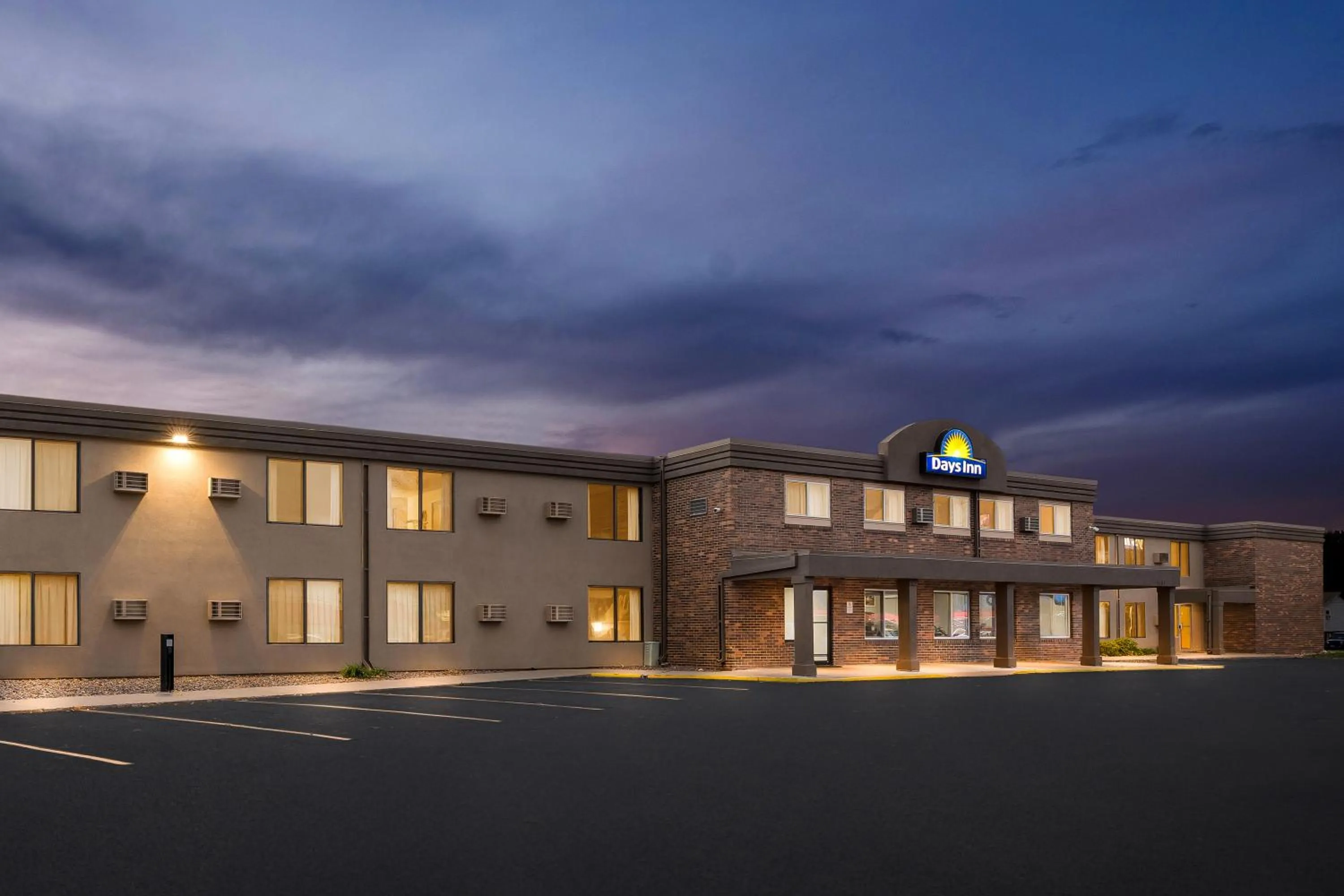 Property building in Days Inn by Wyndham Sioux Falls