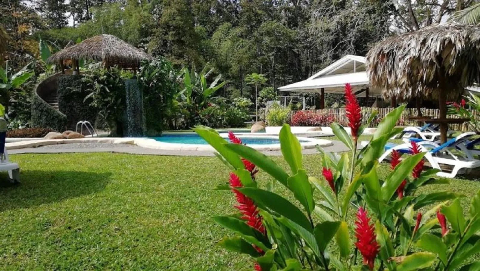 Swimming pool in Villas del Caribe