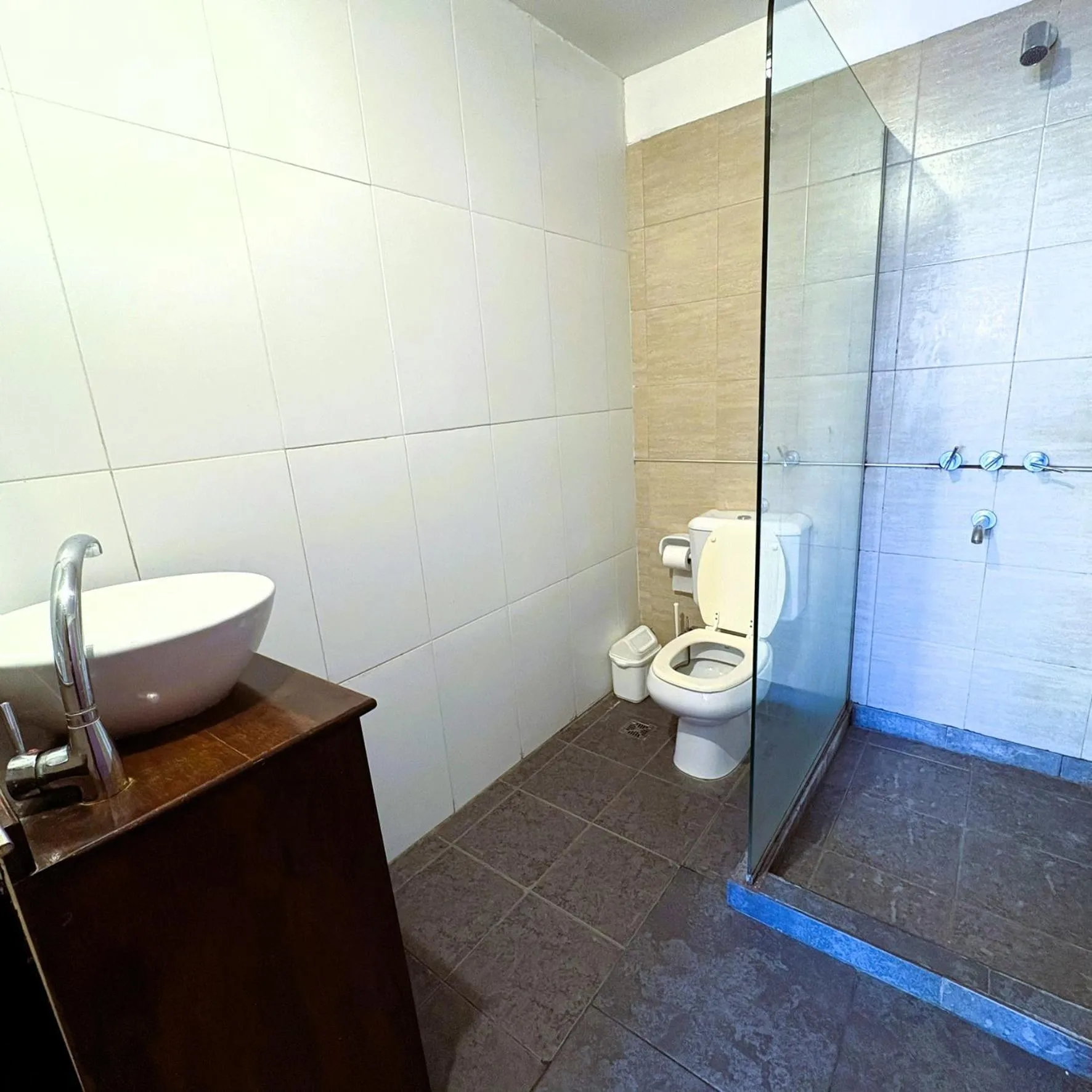 Bathroom in Link Cordoba Hostel