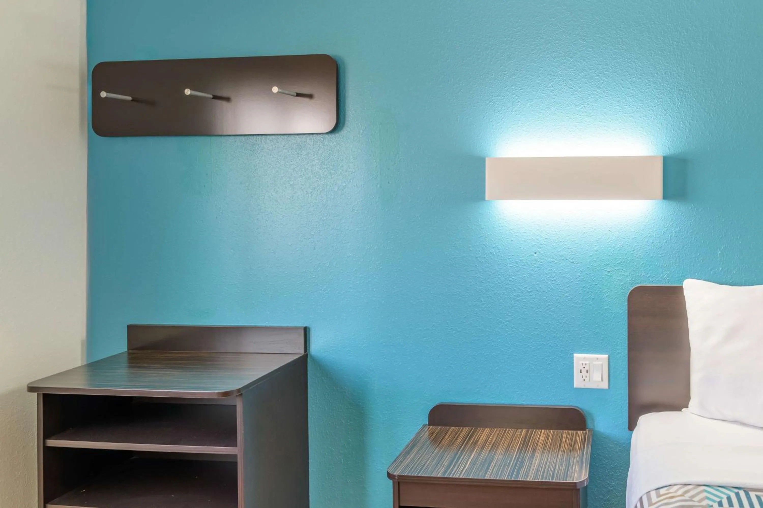 Bedroom in Motel 6-Sedalia, MO