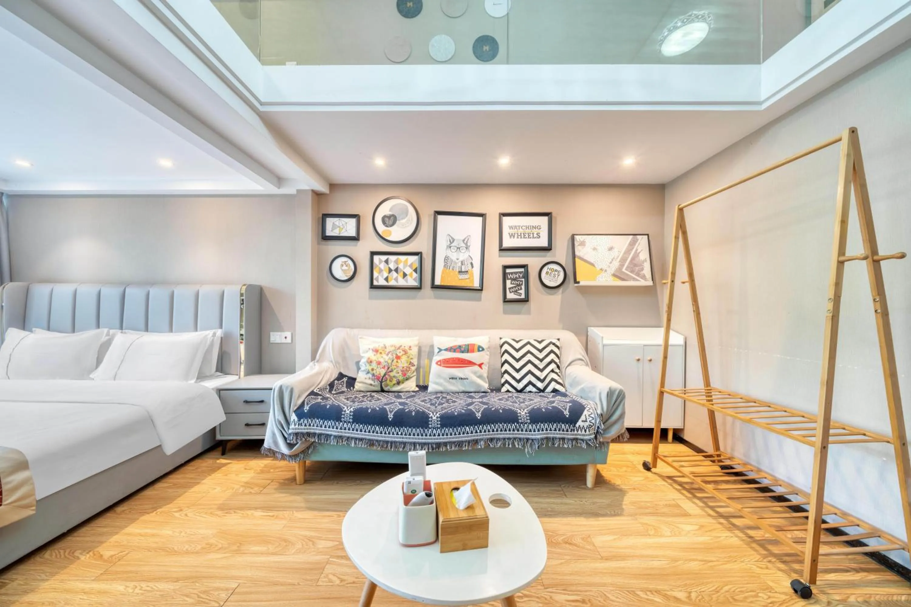 Living room in Plesant Daily Rental Apartment