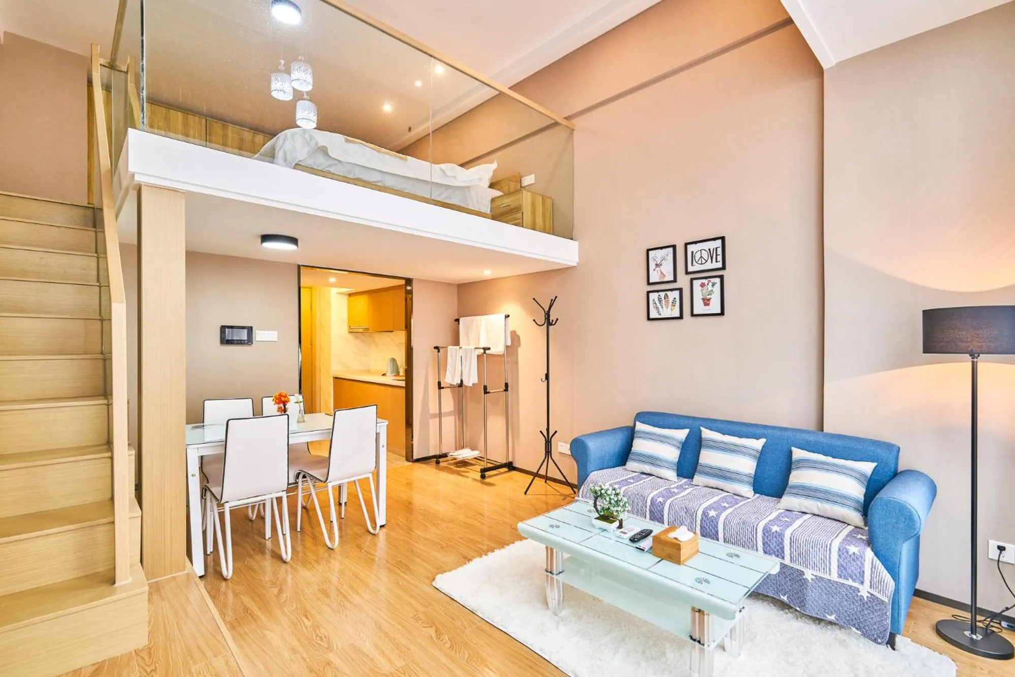 Dining area in Plesant Daily Rental Apartment