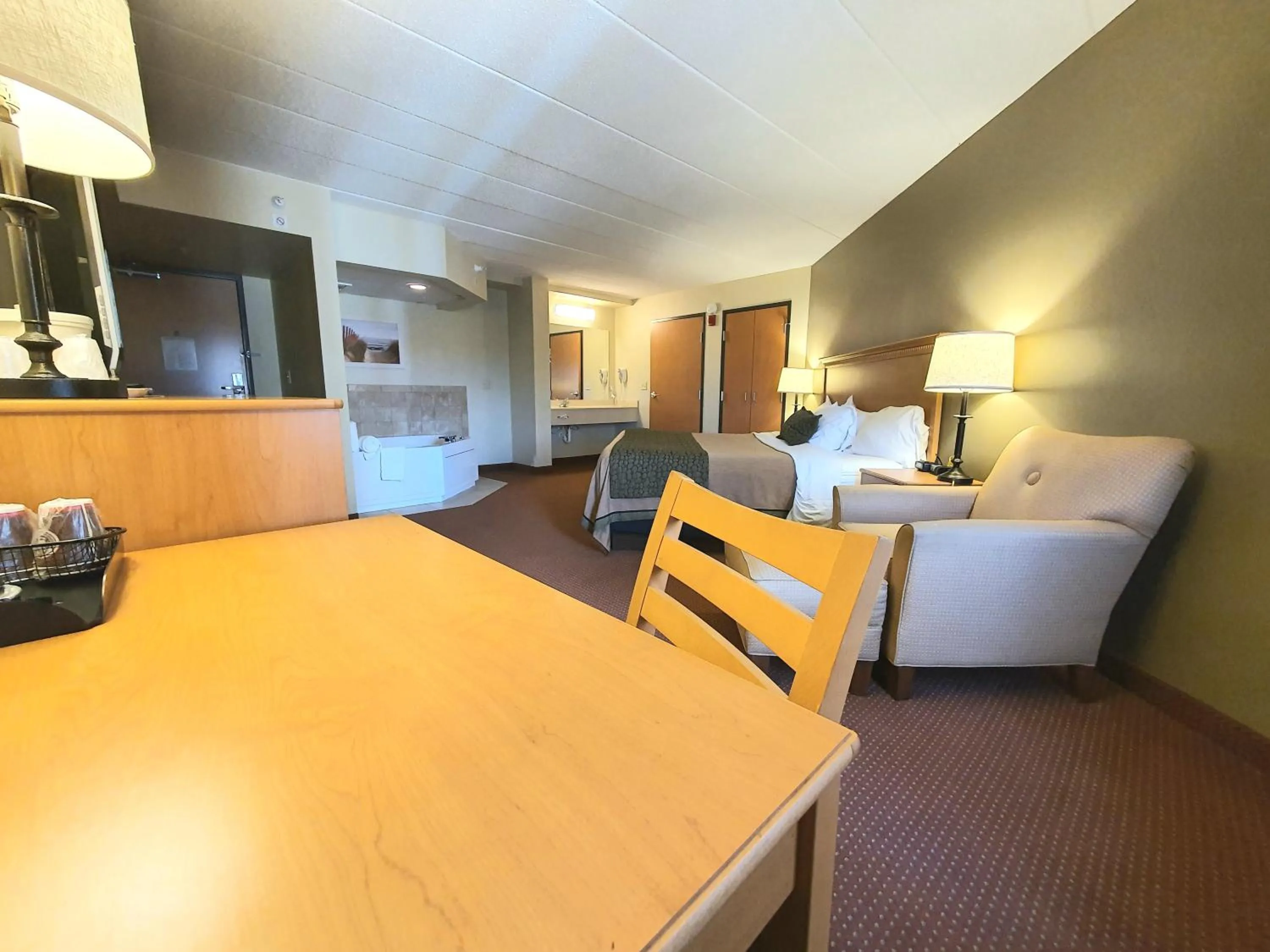 AmeriVu Inn and Suites - Waconia