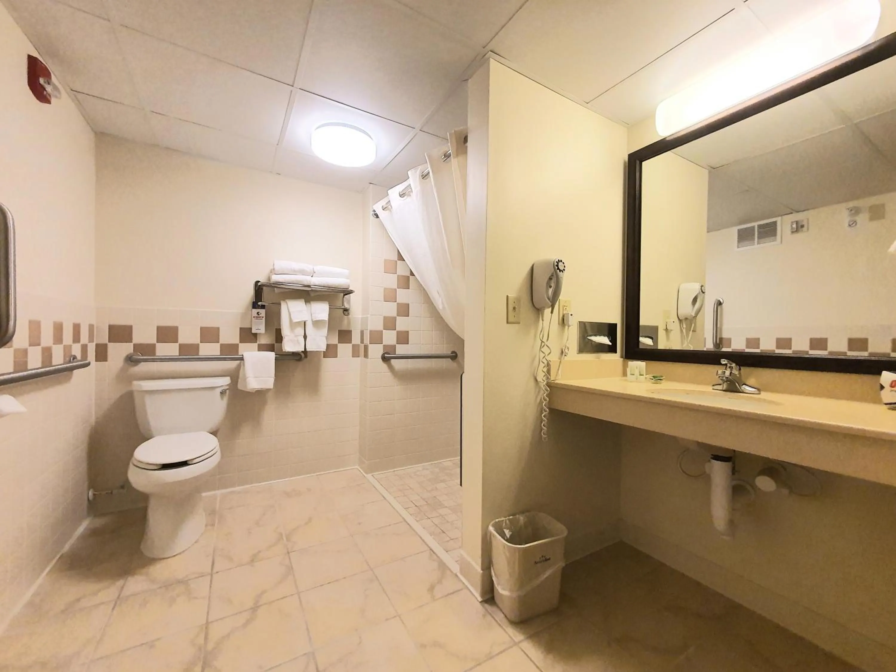 AmeriVu Inn and Suites - Waconia