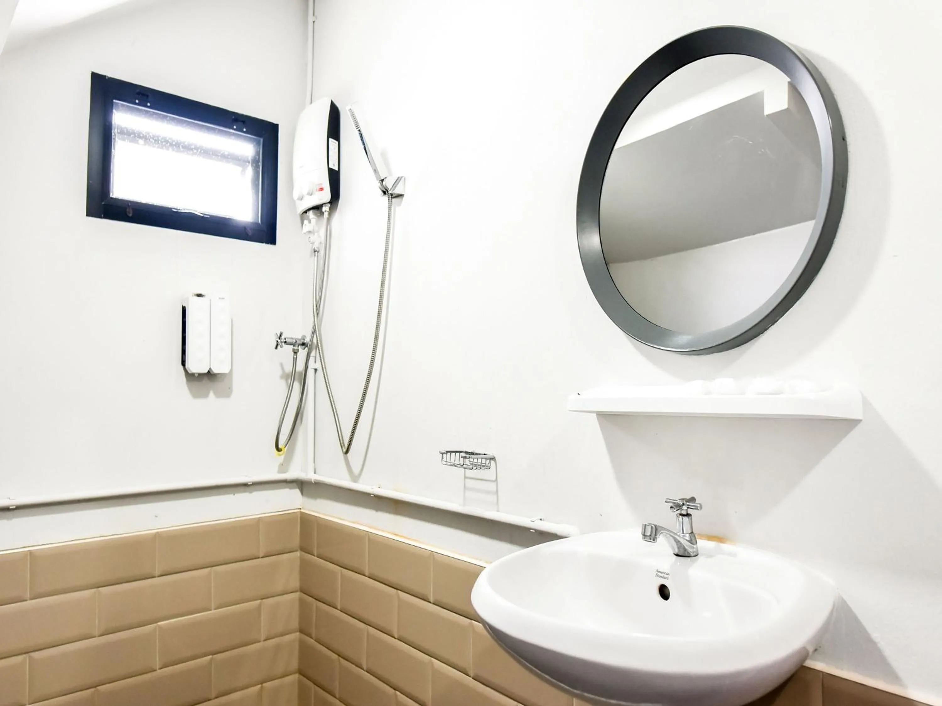 Bathroom in Nana River Kaeng Krachan