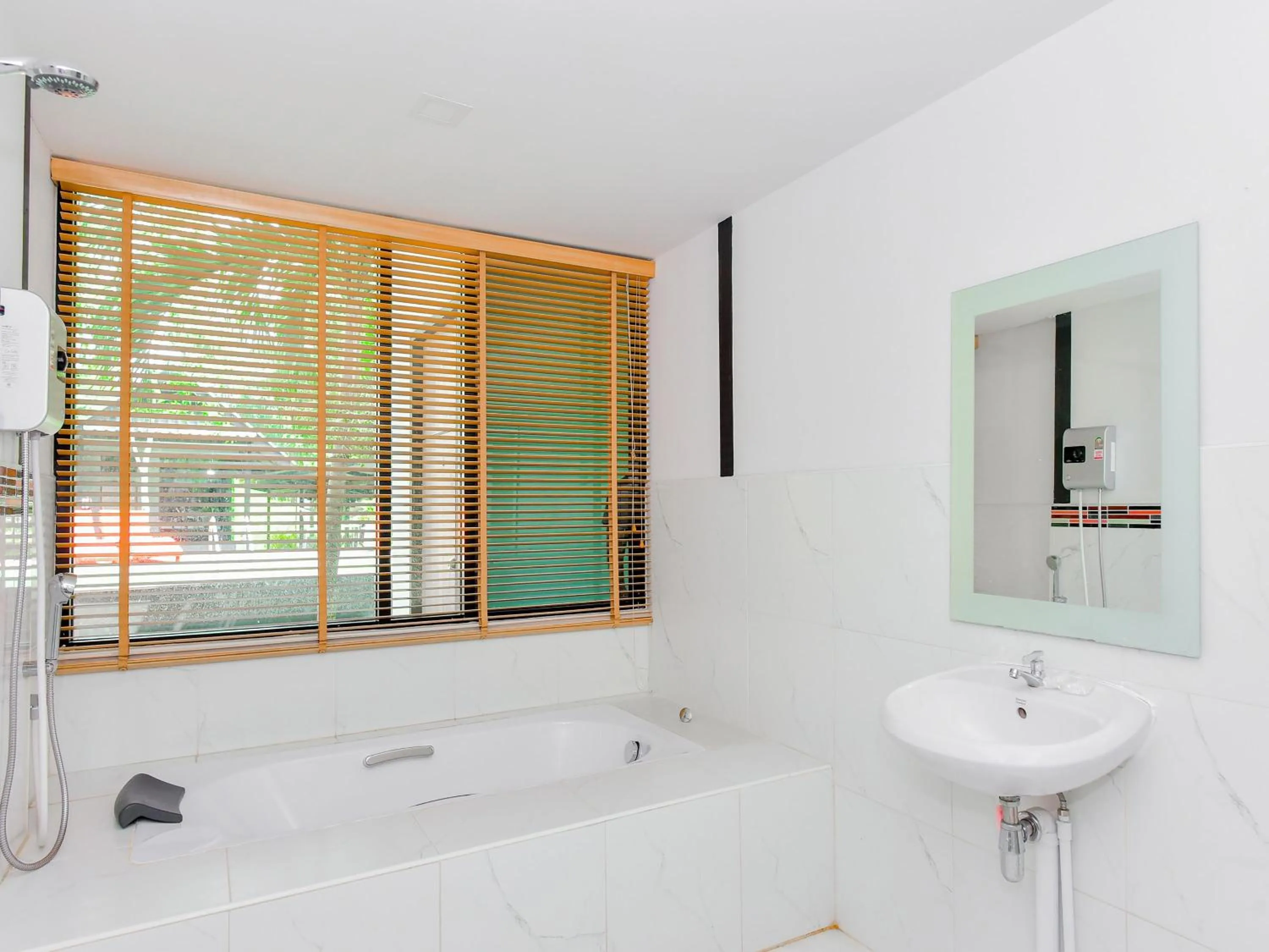 Bathroom in Nana River Kaeng Krachan