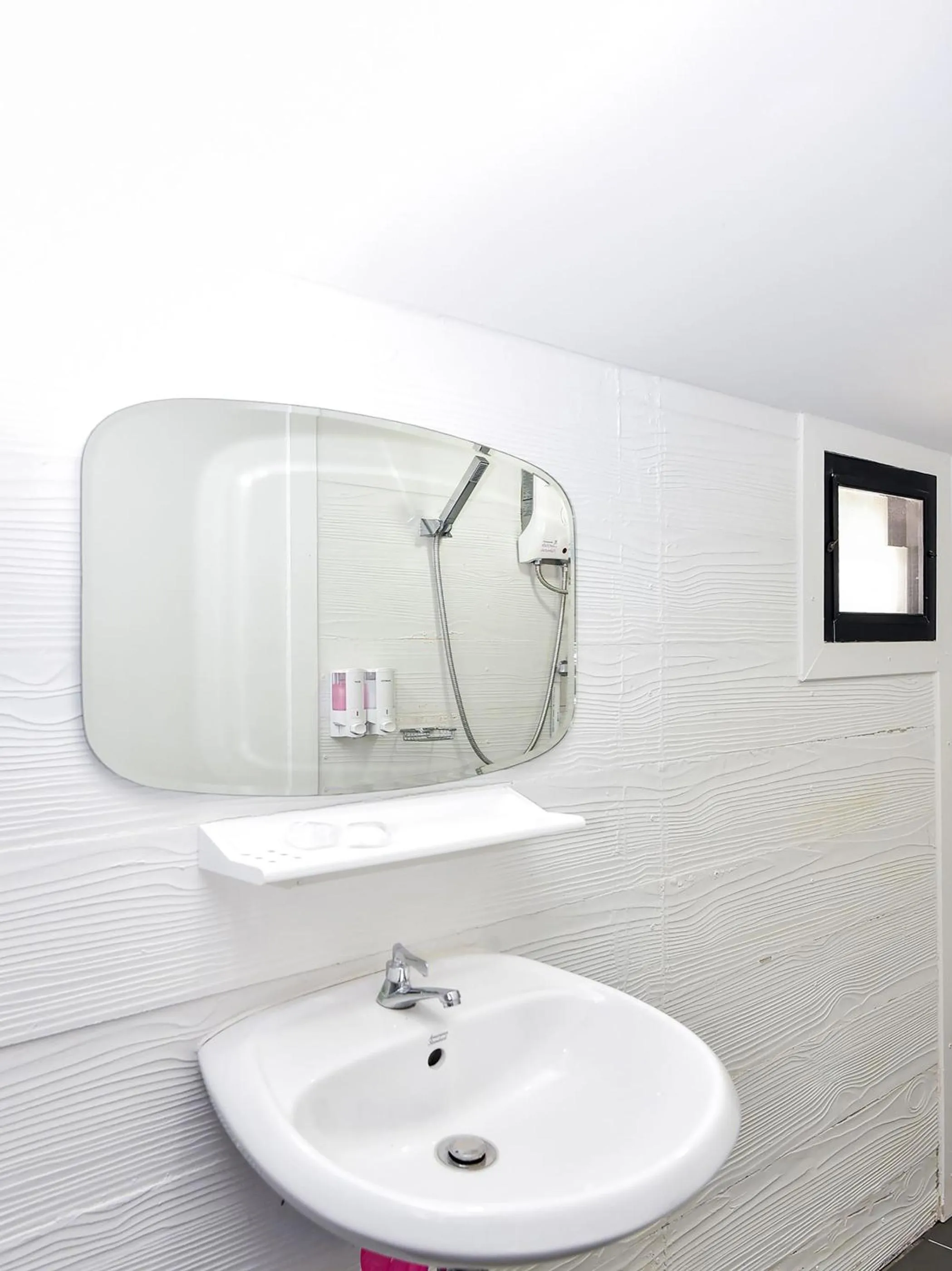 Bathroom in Nana River Kaeng Krachan