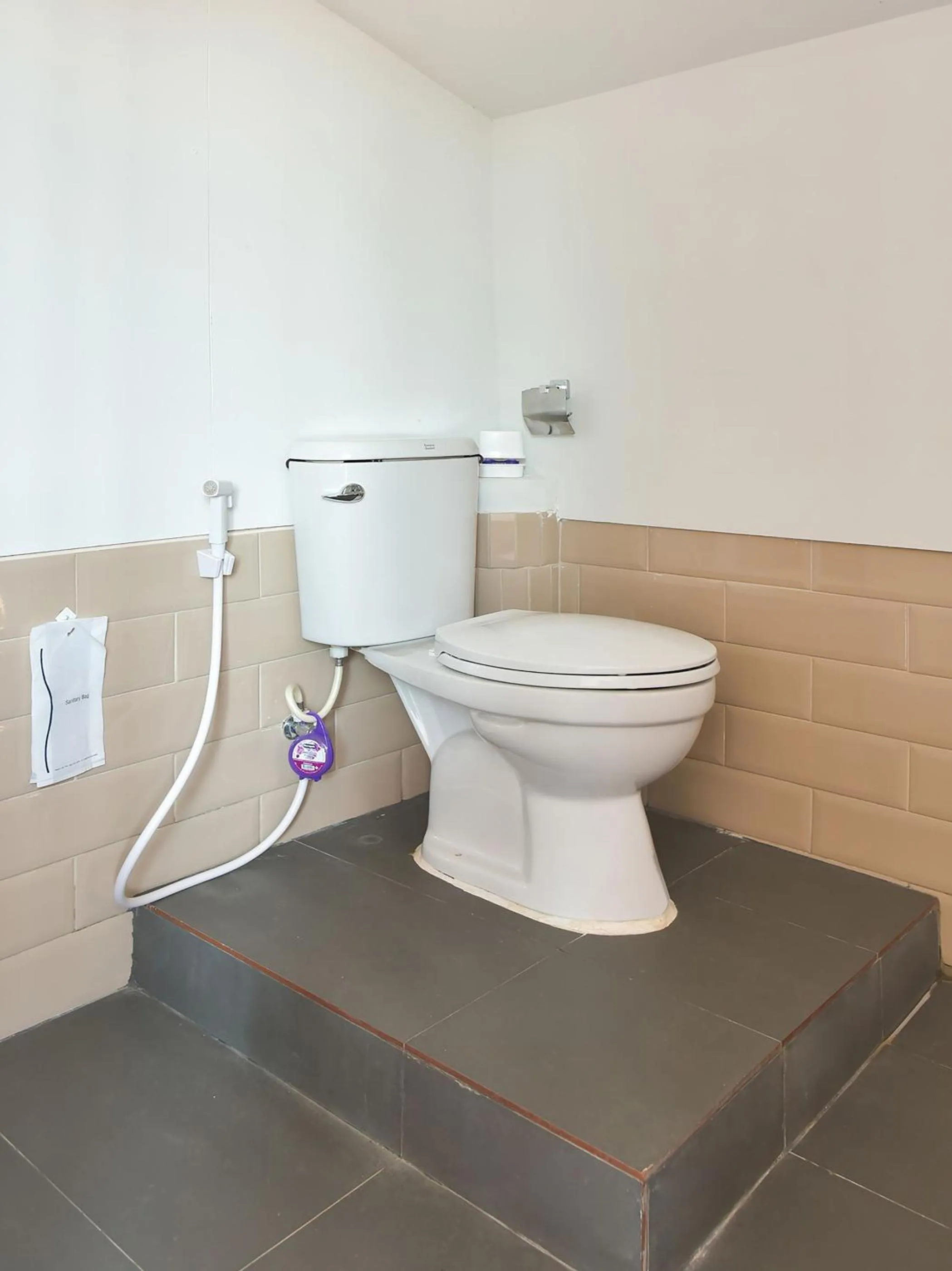 Bathroom in Nana River Kaeng Krachan