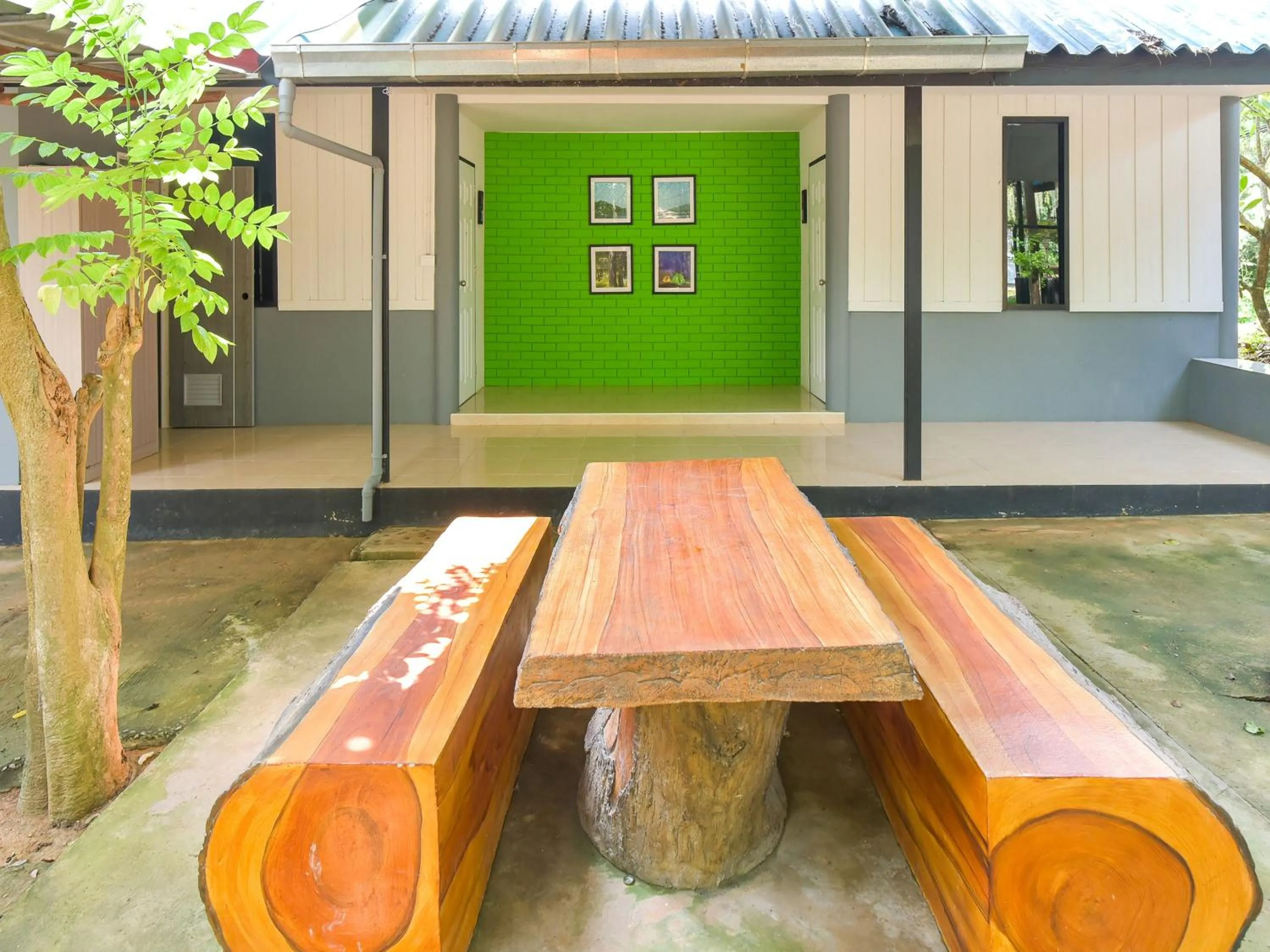 Area and facilities in Nana River Kaeng Krachan