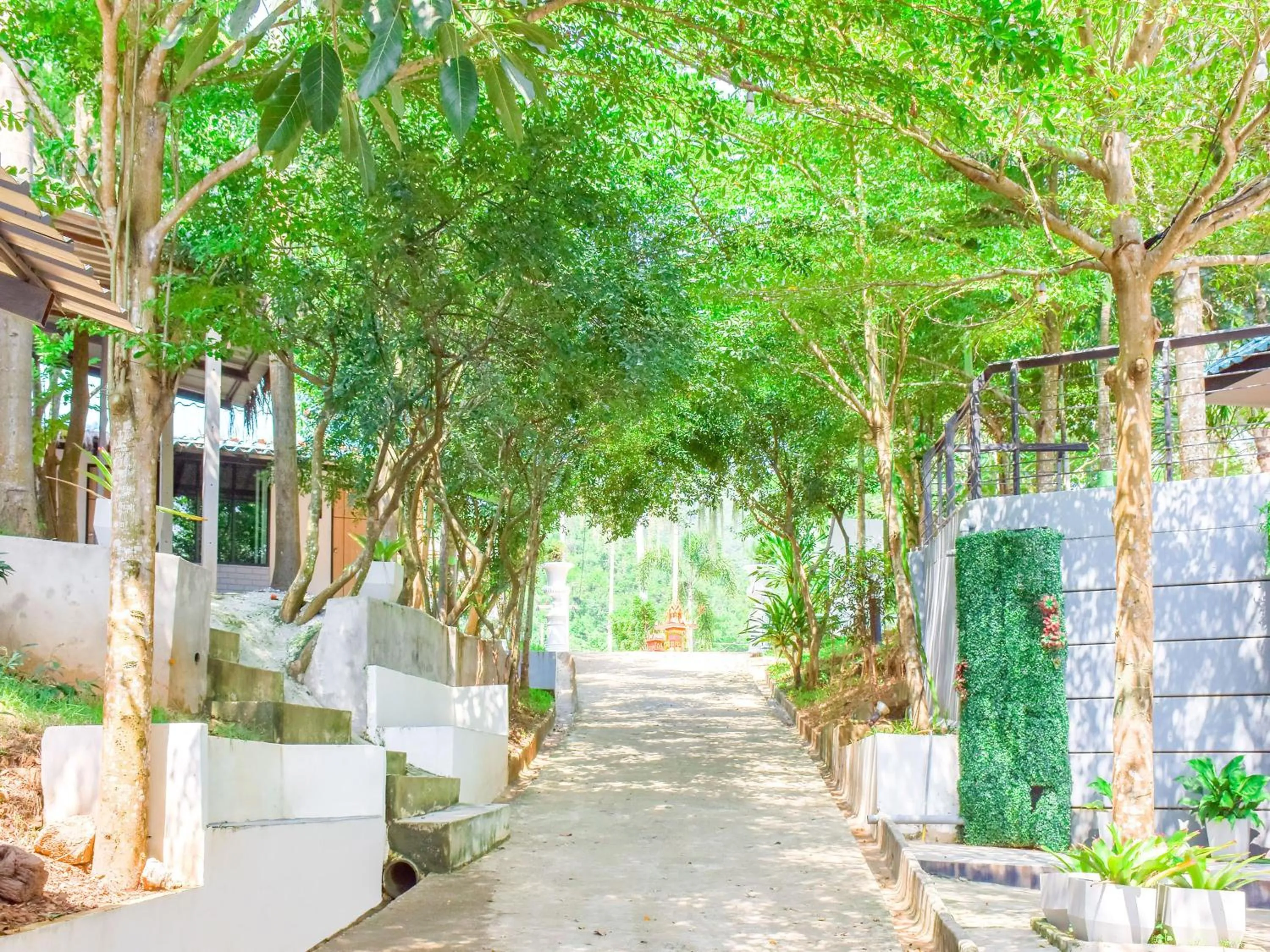 Garden in Nana River Kaeng Krachan