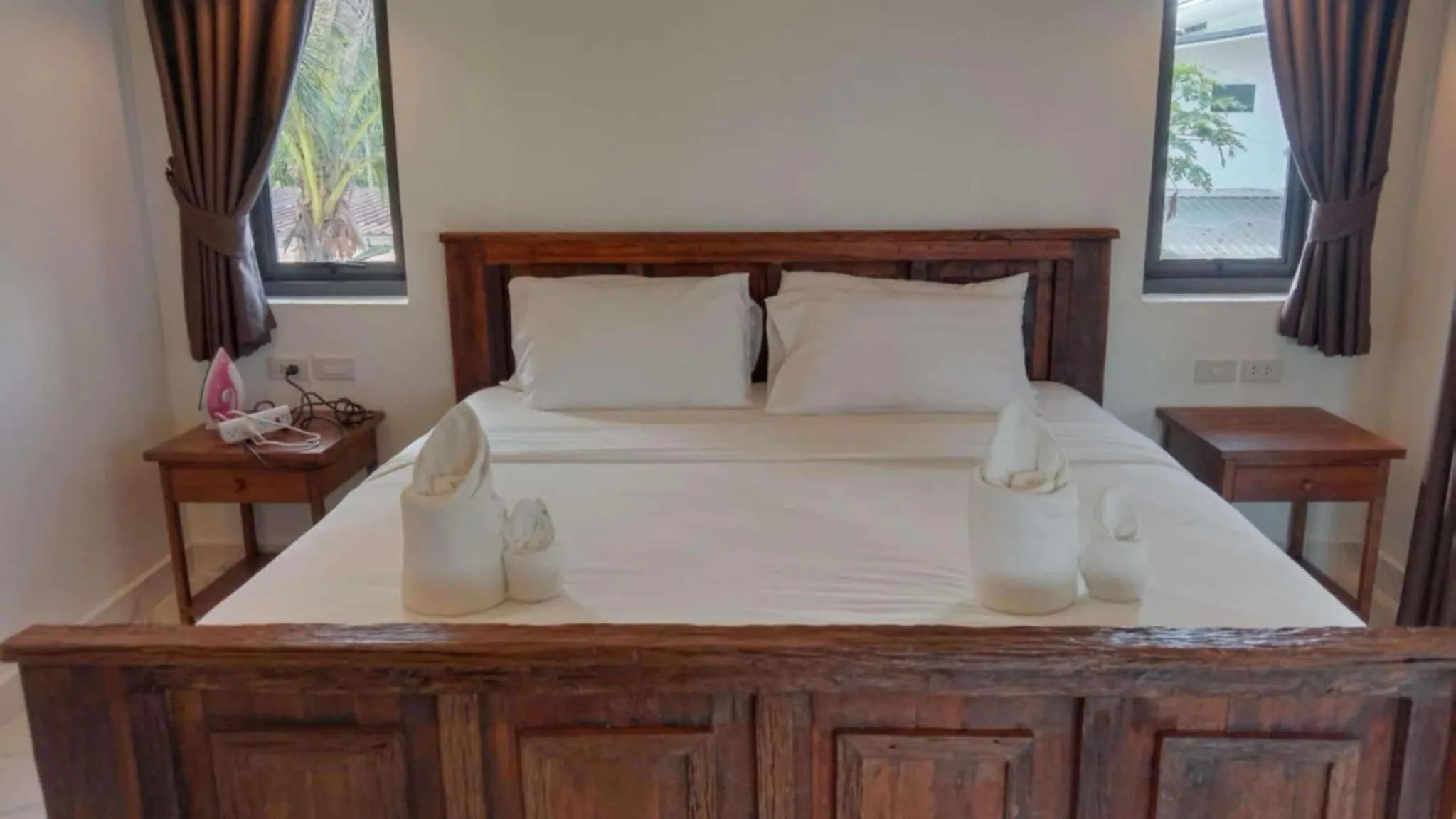 Bed in Sunrise Beach Resort