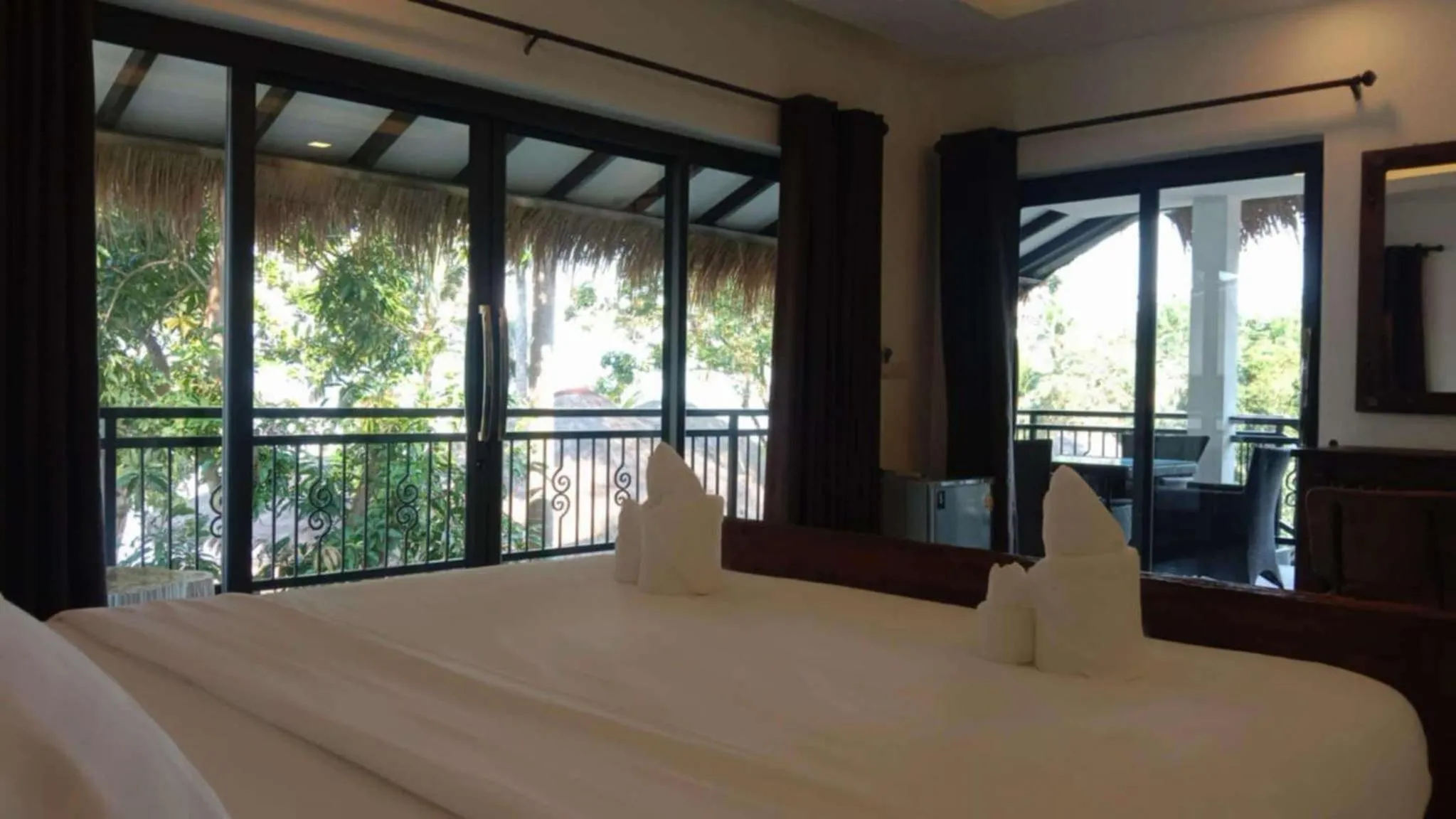 Photo of the whole room, Bed in Sunrise Beach Resort