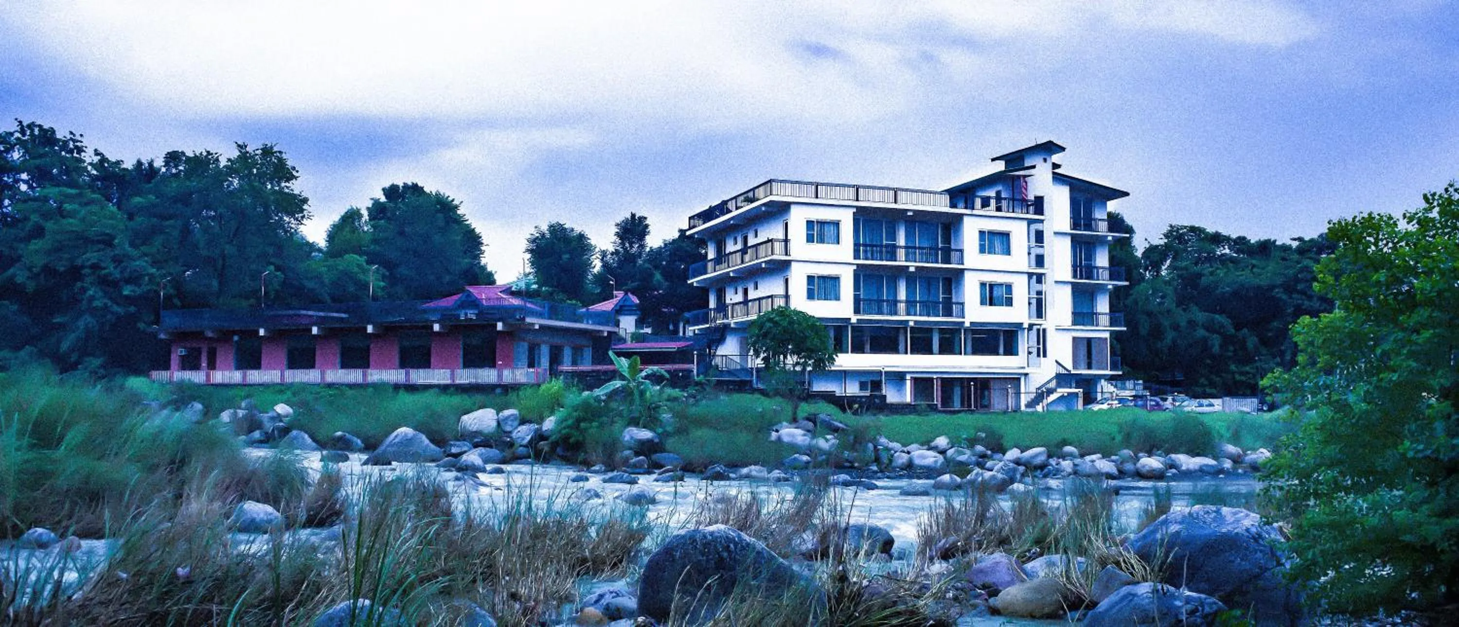 Property building in Hotel River Retreat