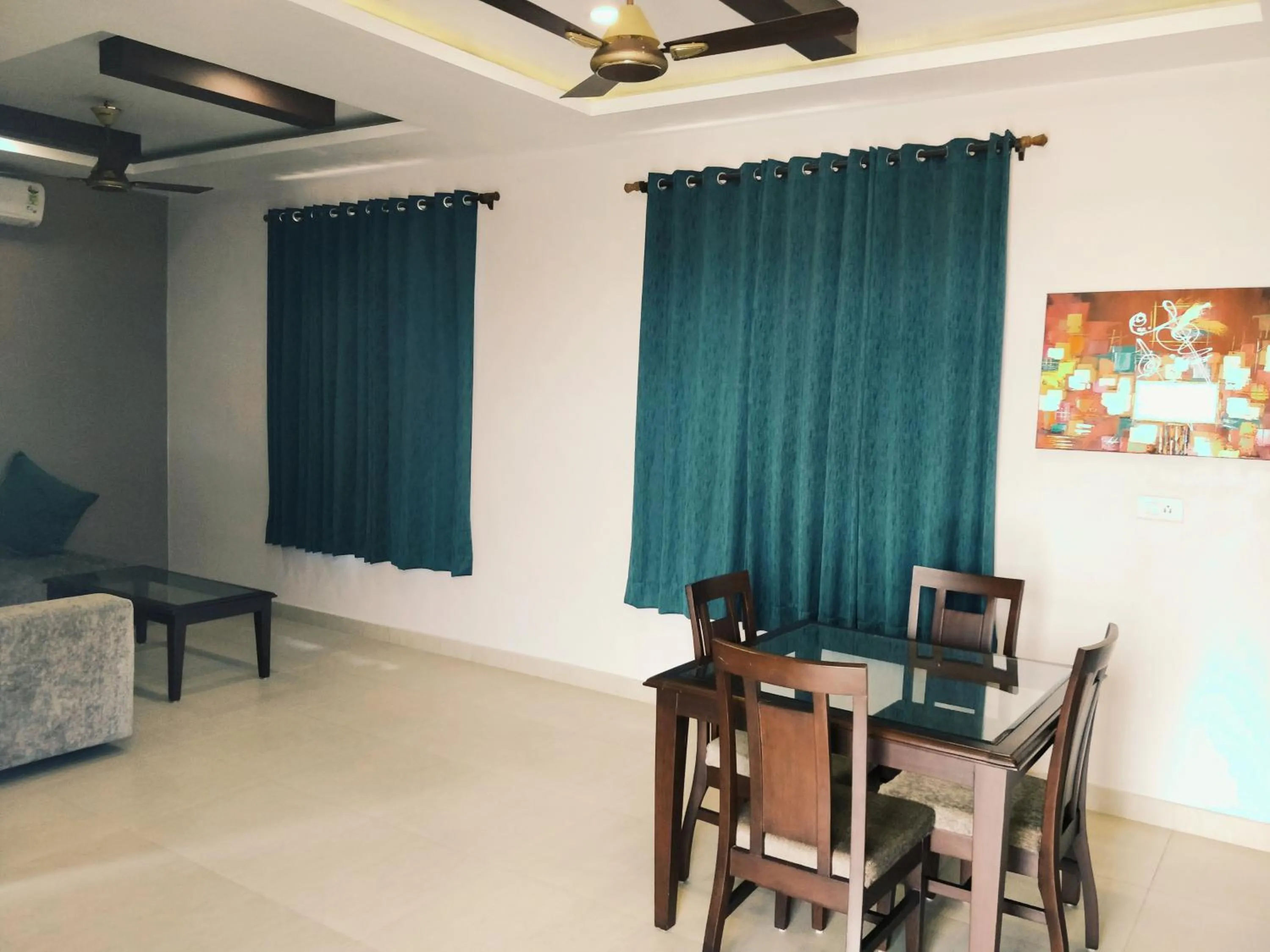 Dining area in Hotel River Retreat