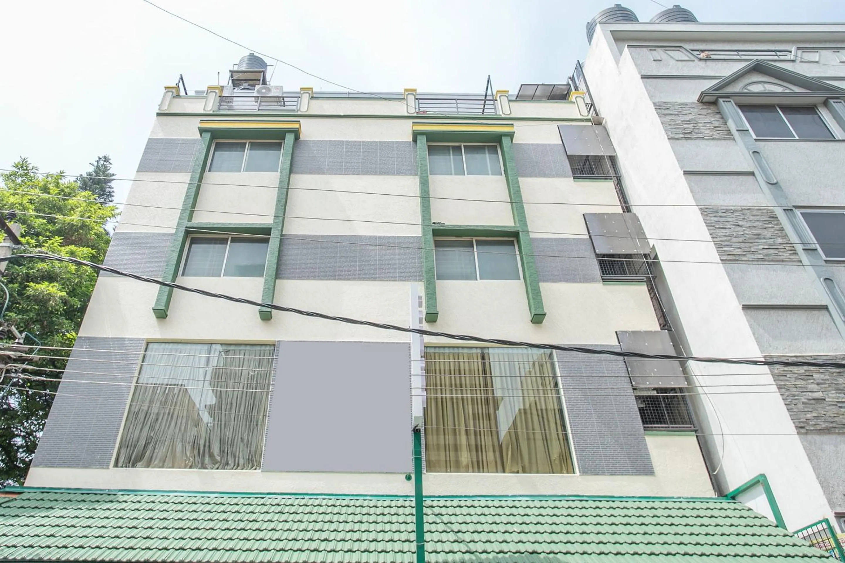 Hotel Saarang Forever
