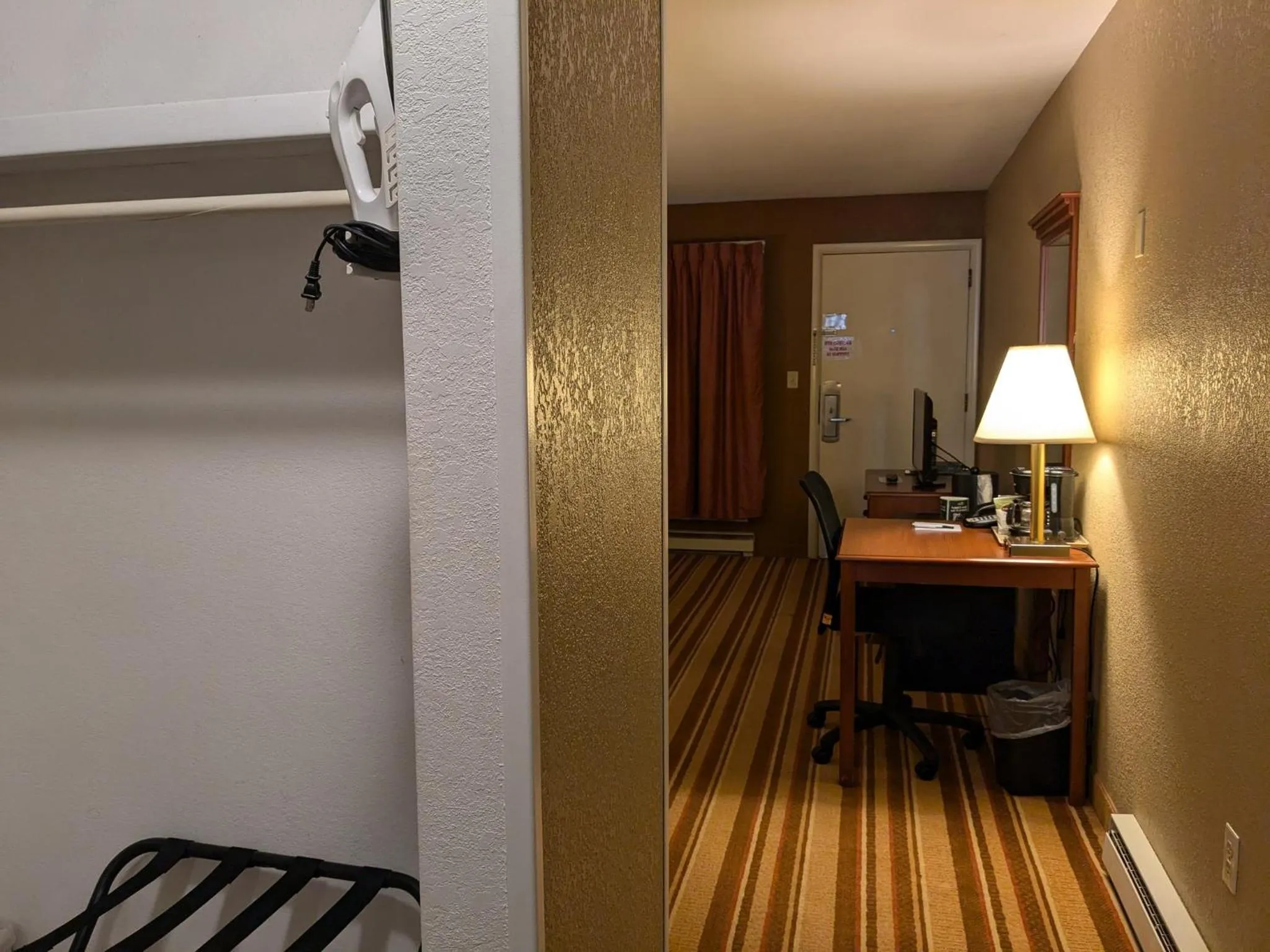 Photo of the whole room in Magnuson Copper Crown