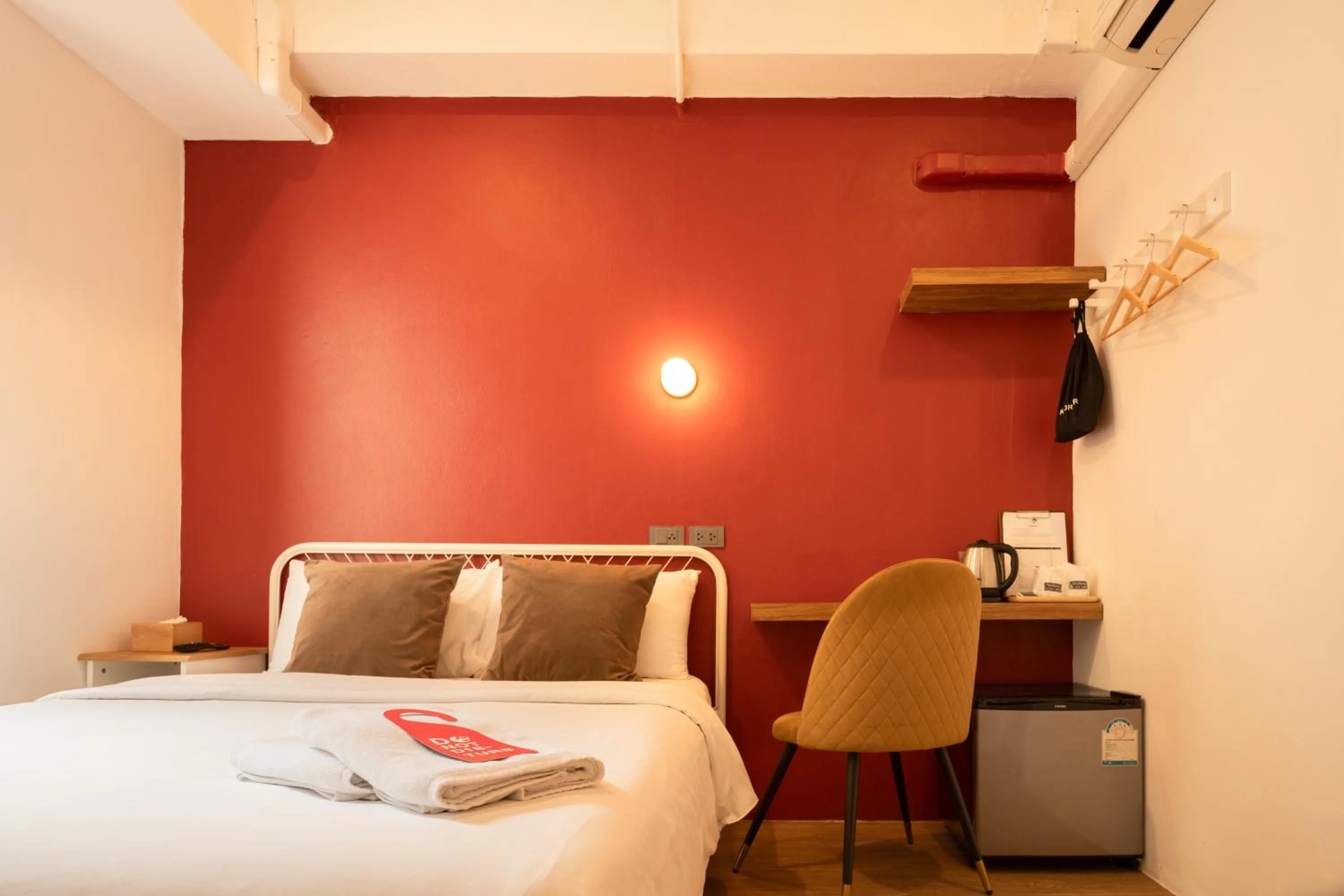 Photo of the whole room, Bed in House Of PaPa Bangkok Siam