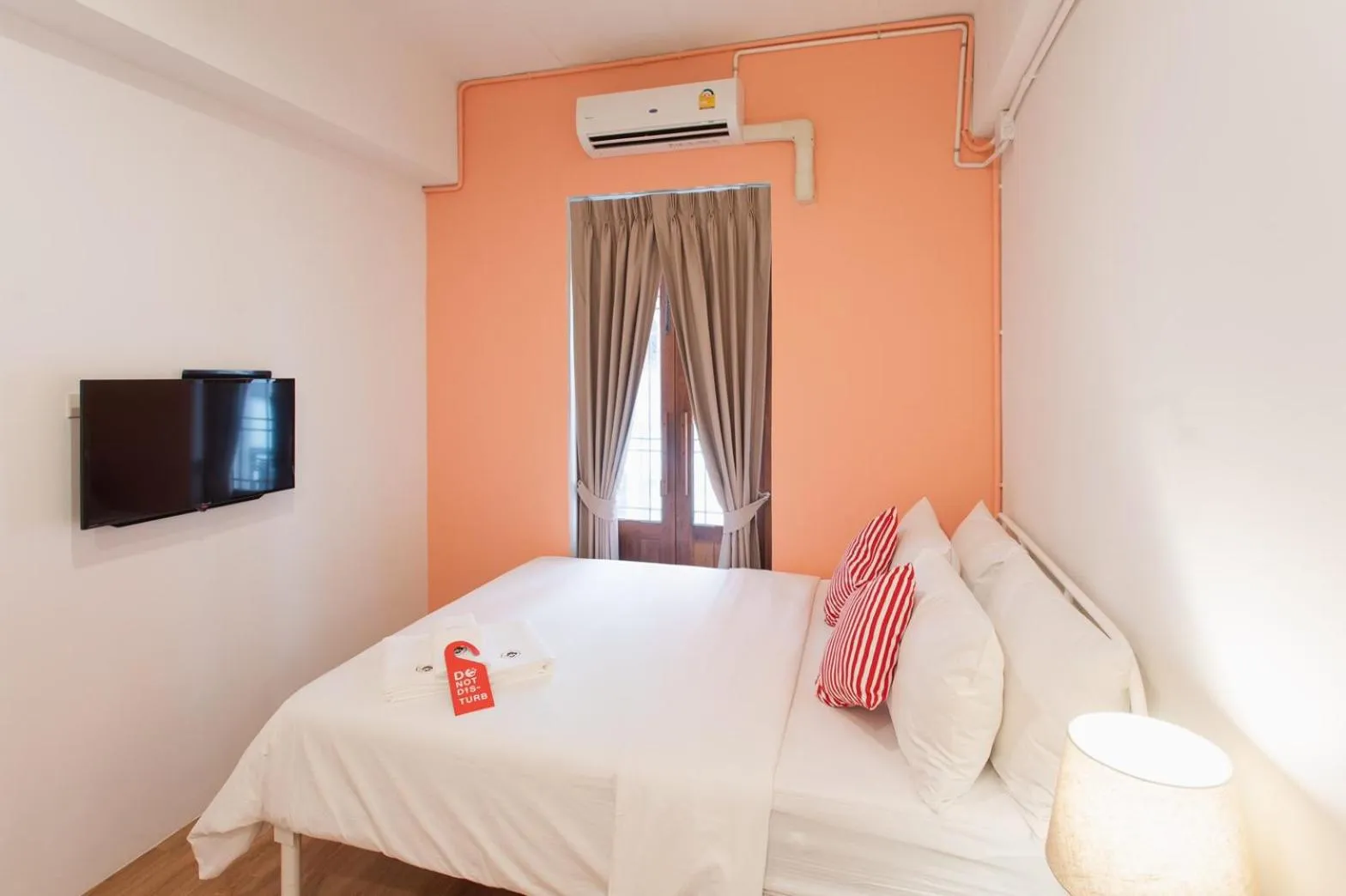 Bed in House Of PaPa Bangkok Siam