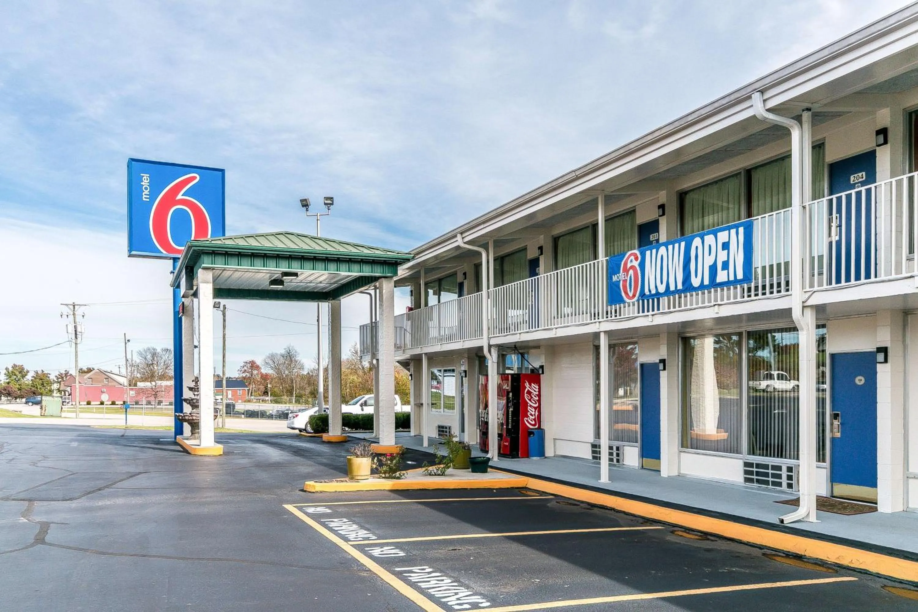 Property building in Motel 6-Somerset, KY