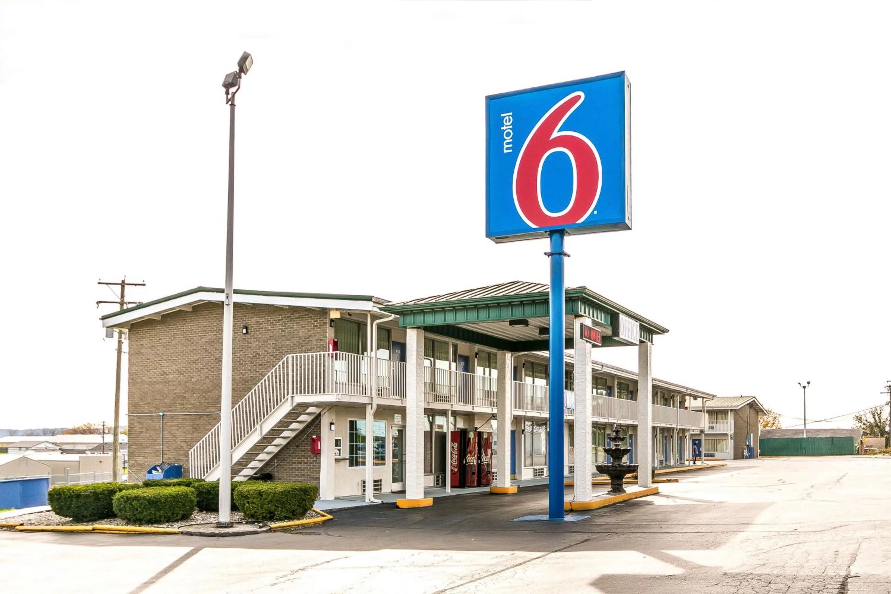 Property building in Motel 6-Somerset, KY
