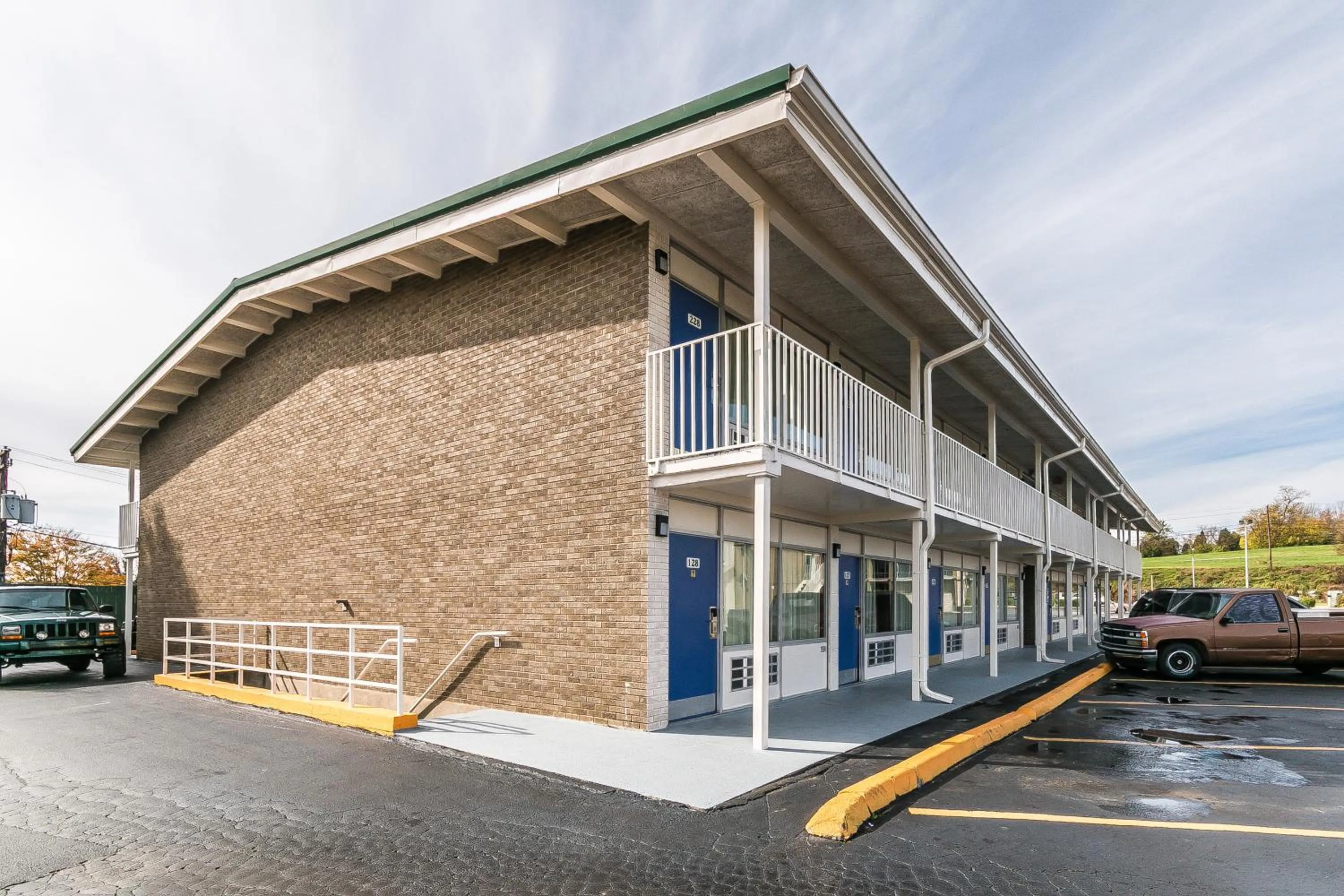 Facade/entrance in Motel 6-Somerset, KY