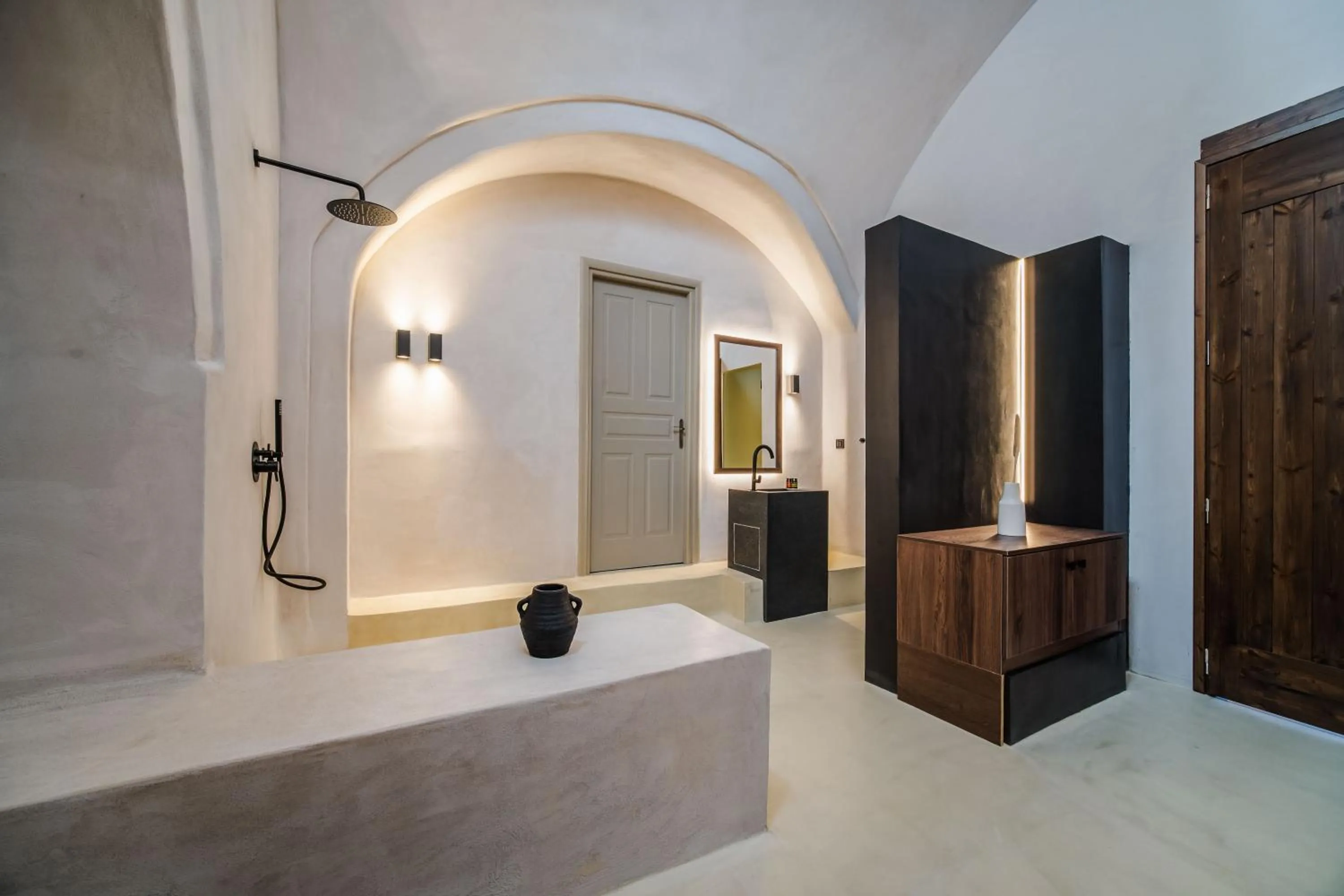 Shower in Phaos 1870, A restored Winery