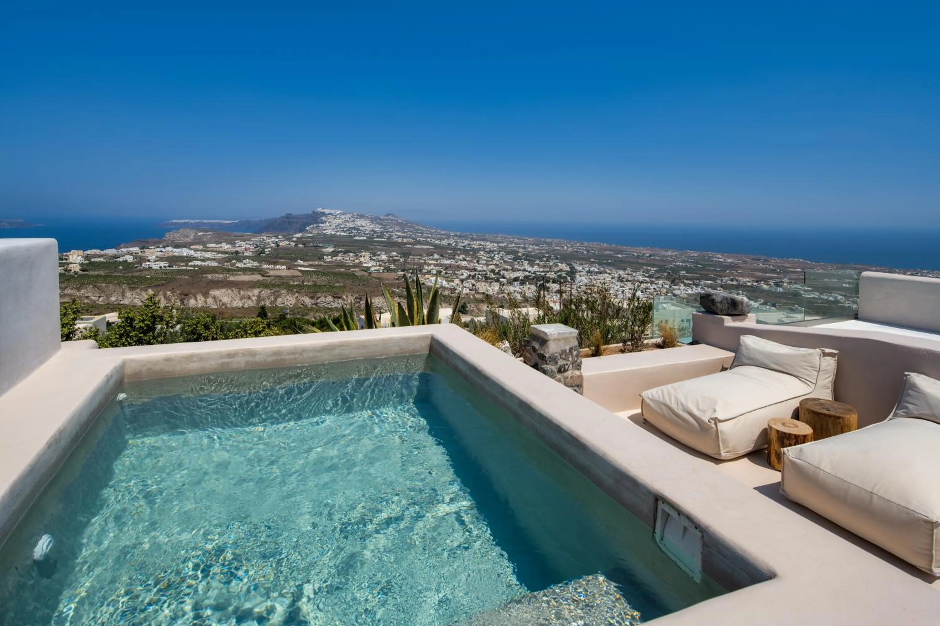 Hot Tub in Phaos 1870, A restored Winery
