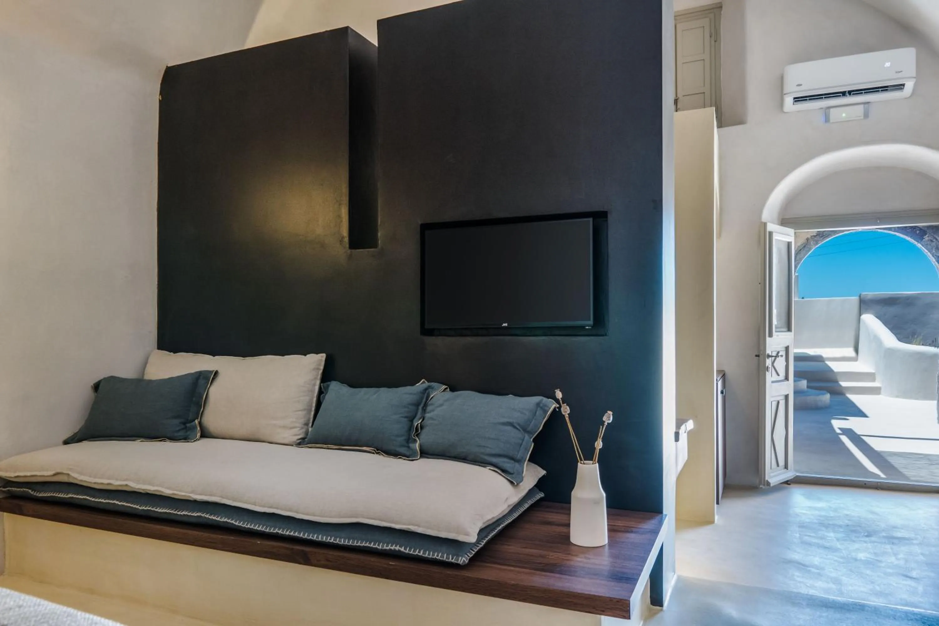 Seating area, Bed in Phaos 1870, A restored Winery