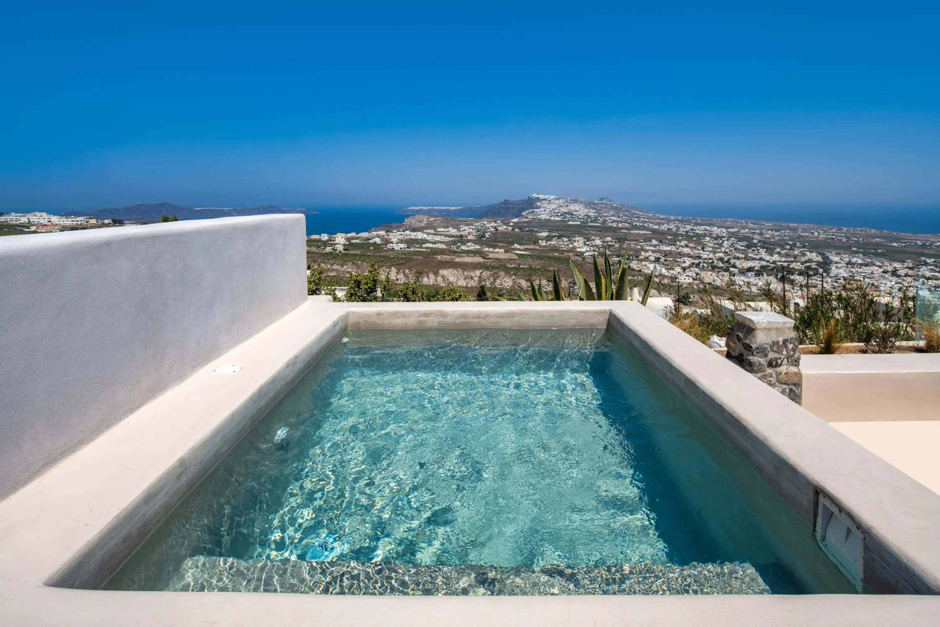 Hot Tub in Phaos 1870, A restored Winery