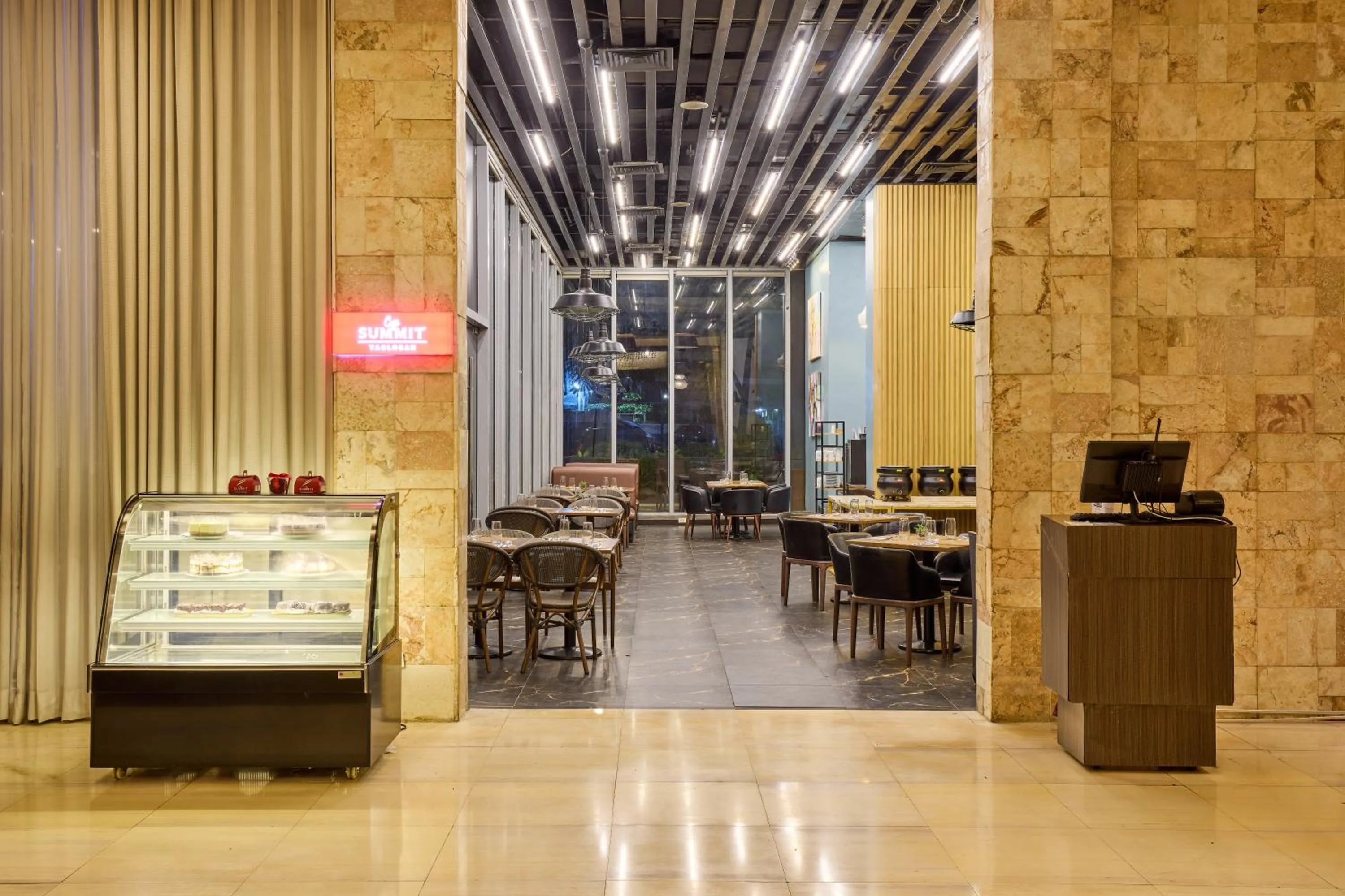 Restaurant/places to eat in Summit Hotel Tacloban