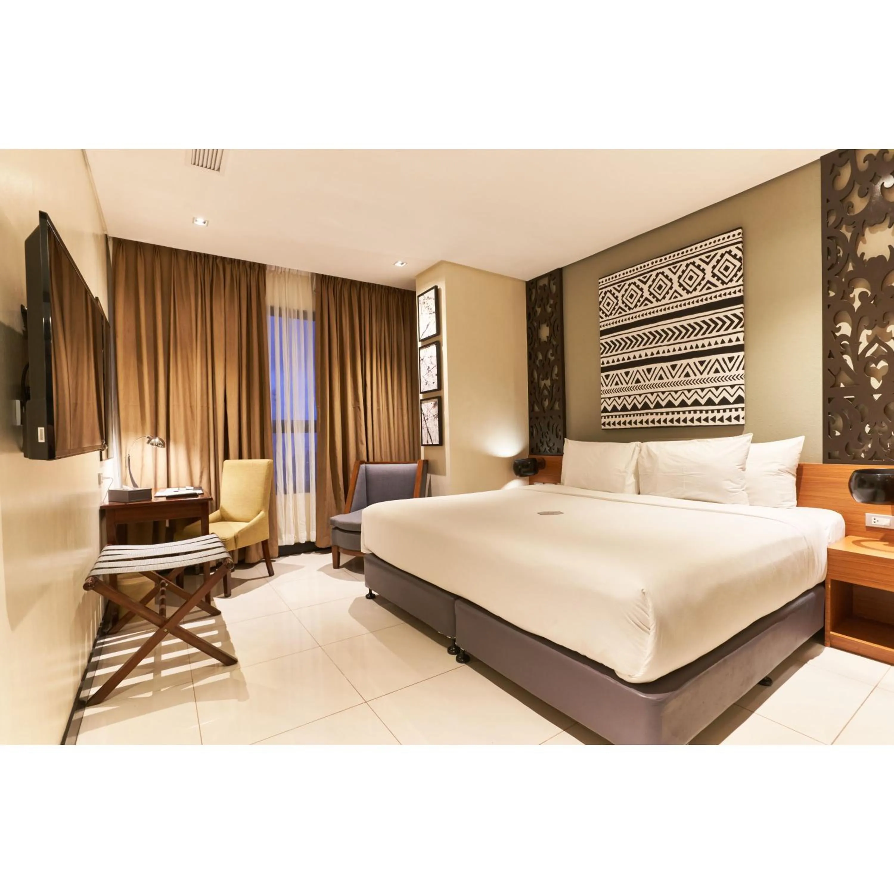 Bed in Summit Hotel Tacloban