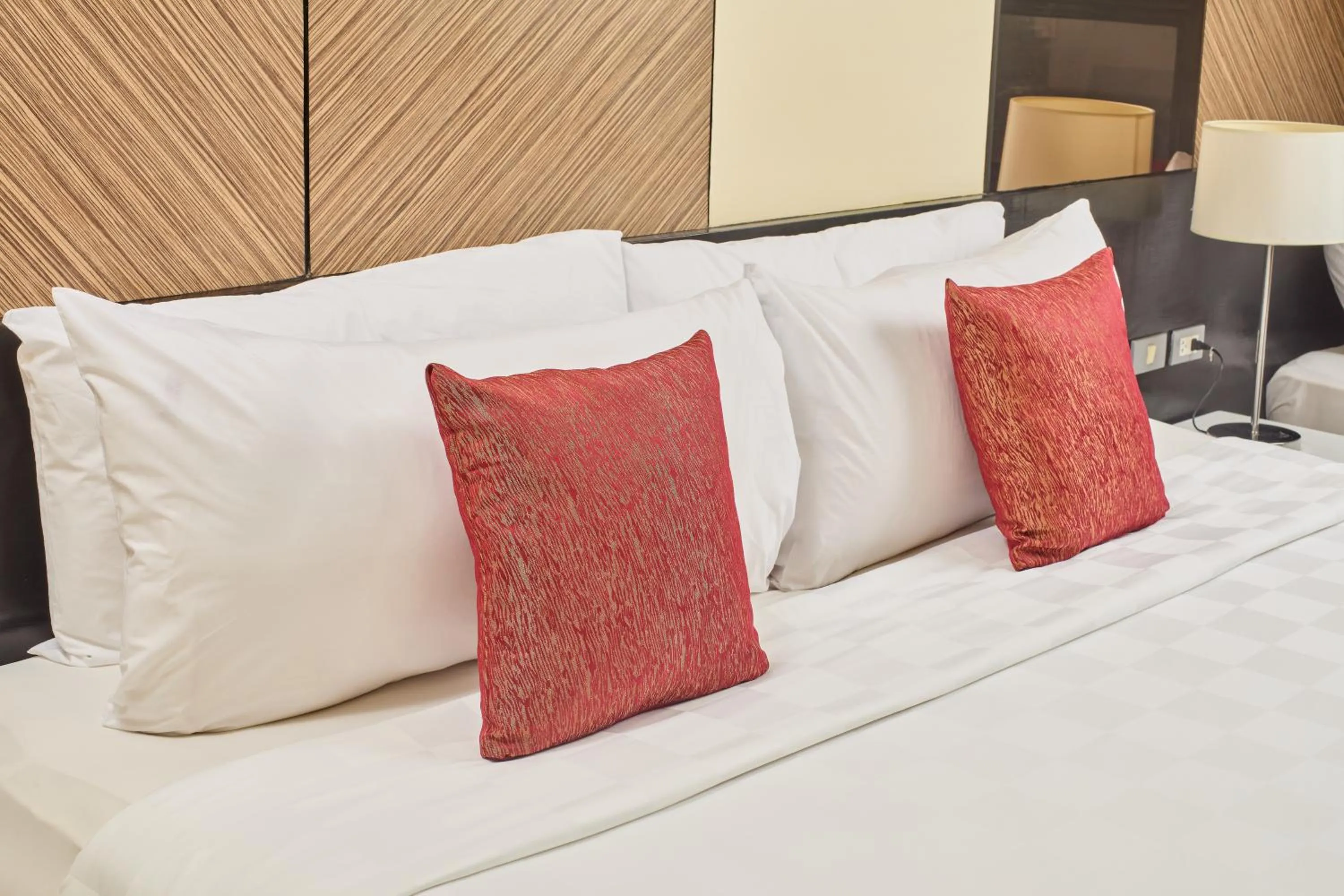 Bed in Summit Hotel Tacloban