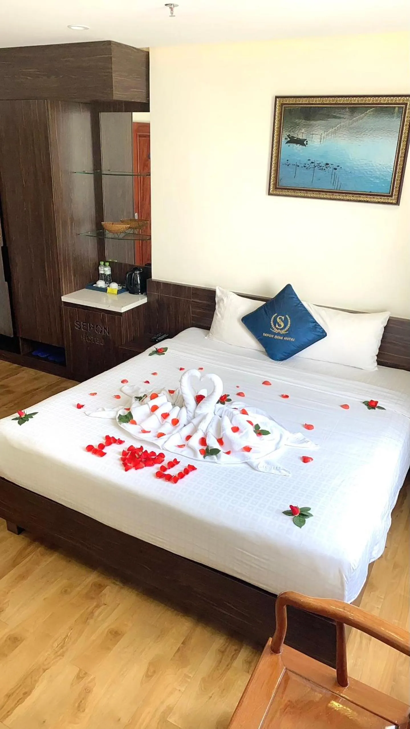 Bed in Sepon Blue Hotel